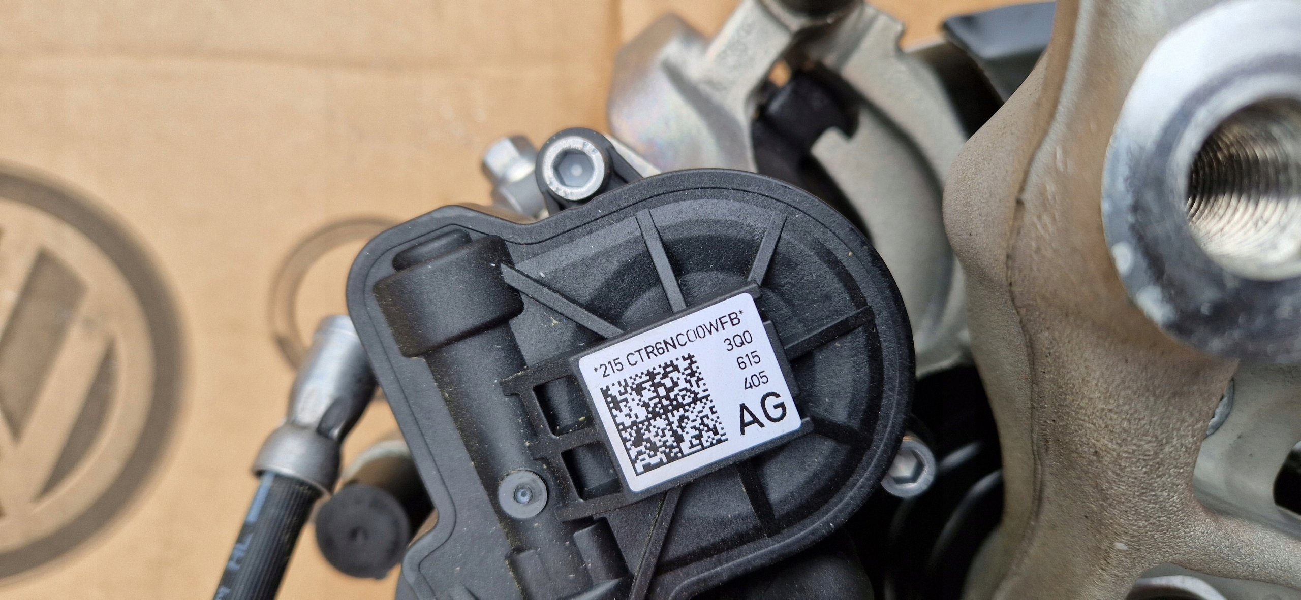 swing caliper 5QF505435A 3Q0615405AG VW SKODA