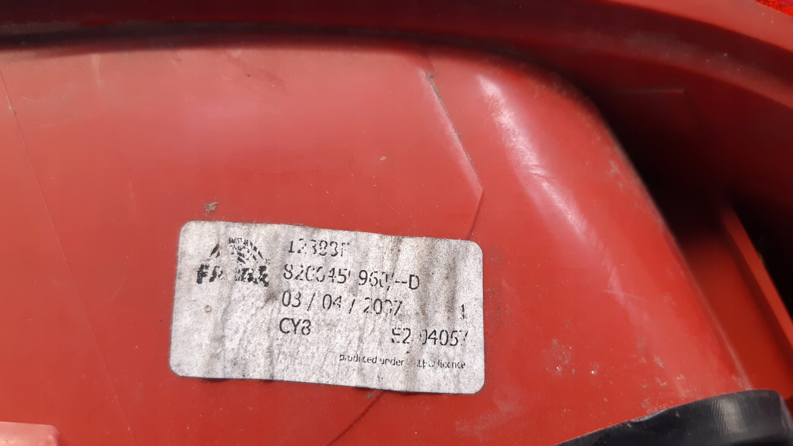 light right rear part 8200459960 Renault Clio III