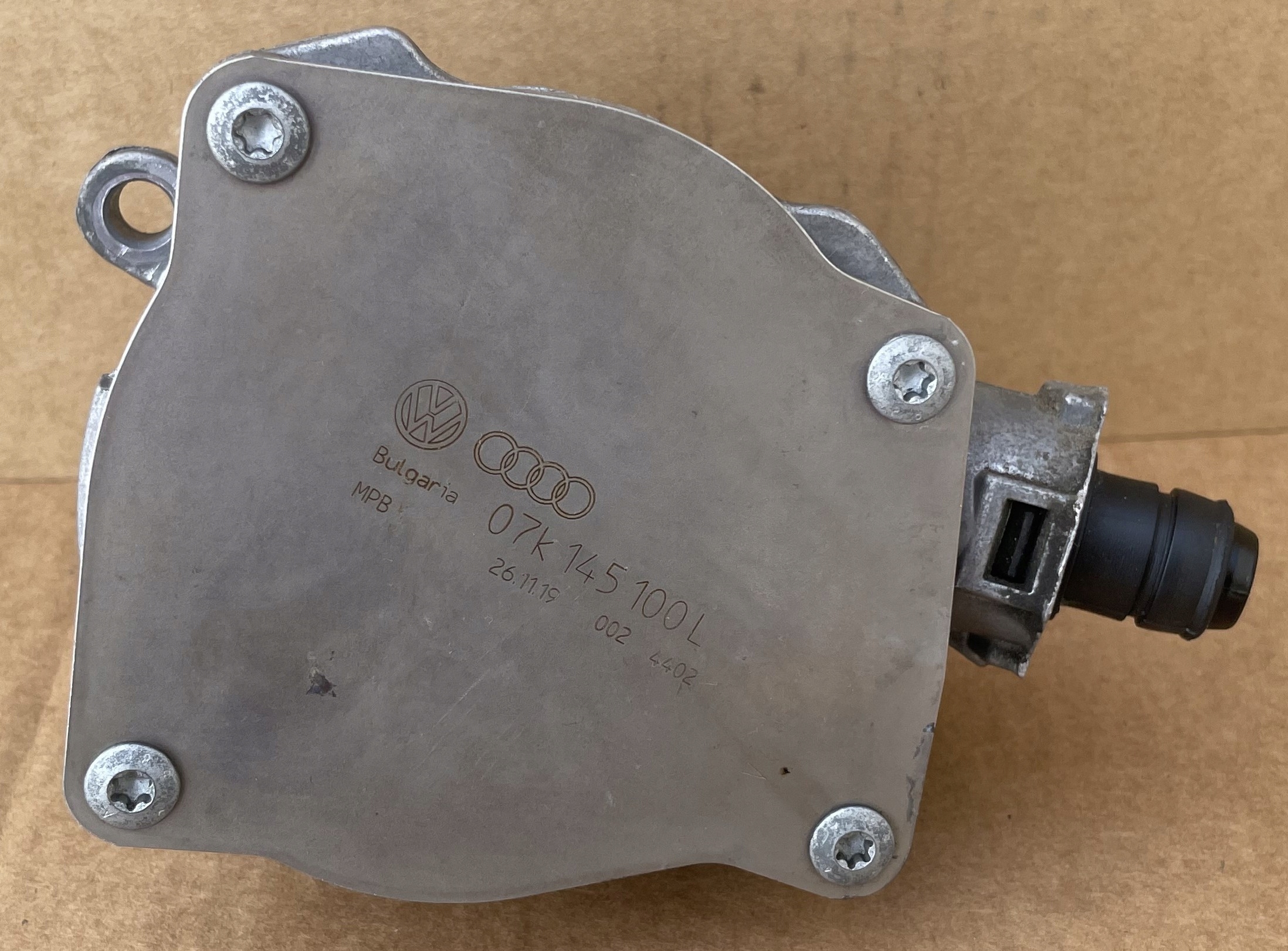 pumpa VACUM goriva 07K145100L VW AUDI original IDEAL