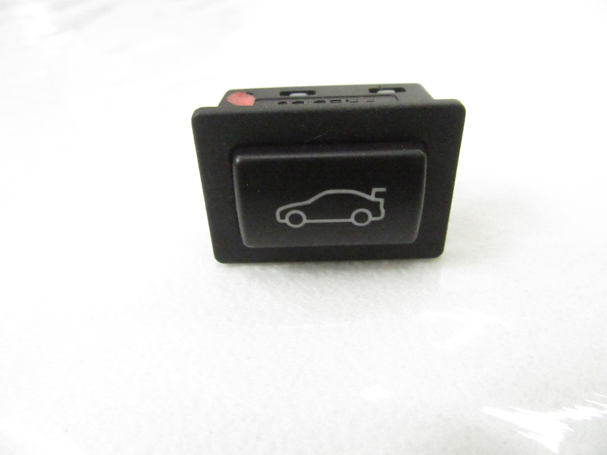 button switch bonnet boot BMW e60 e81 e87 e90 e91 F10 F25 F30