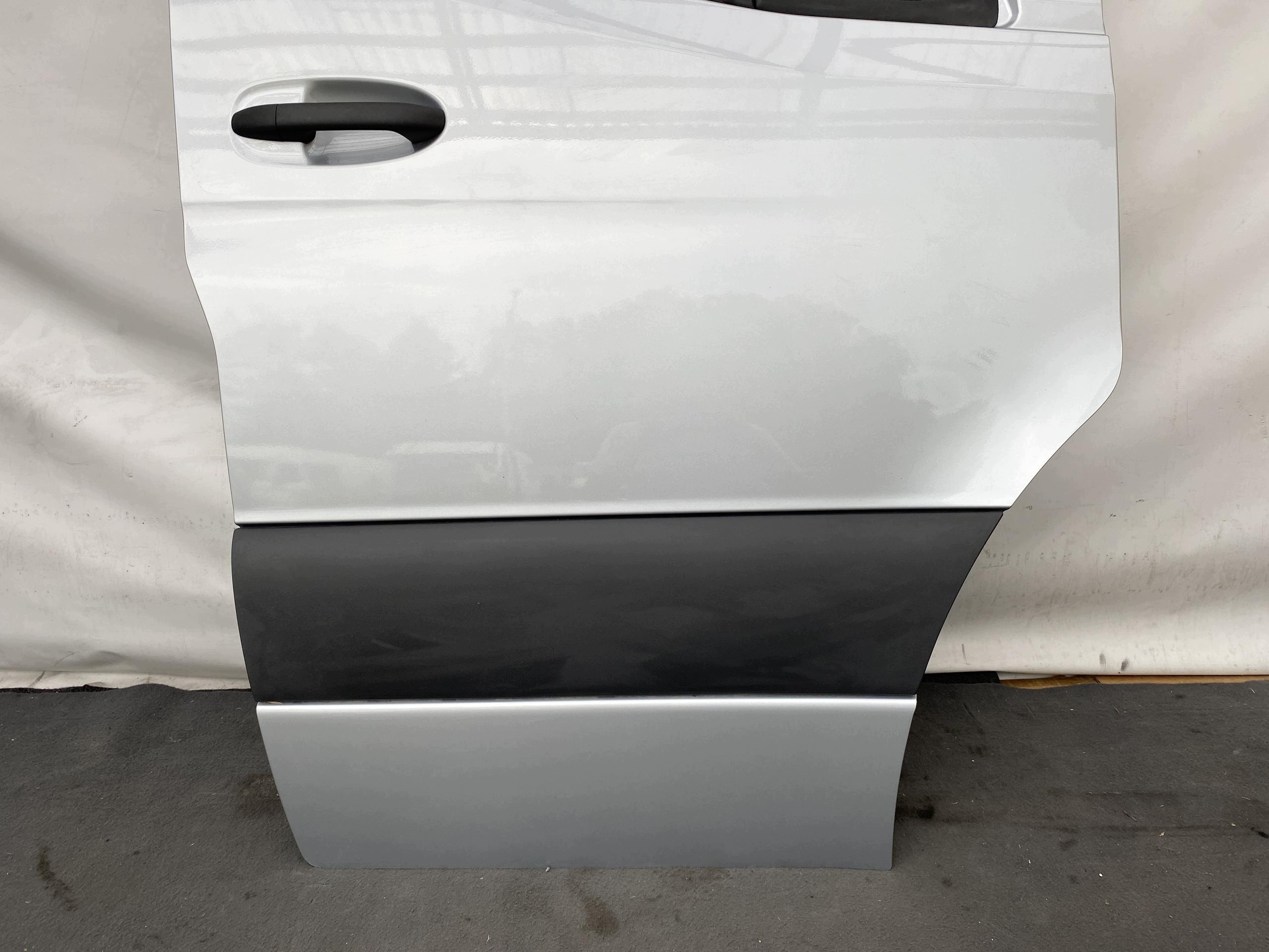 SPRINTER 907 910 17- door front right SZARE/silver ORYGINALNE front