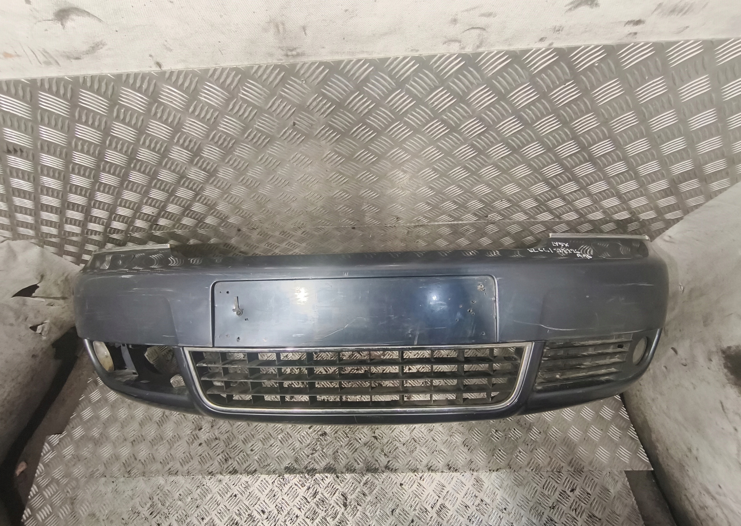 Stoßstange vorne AUDI A6 C5 LY5X