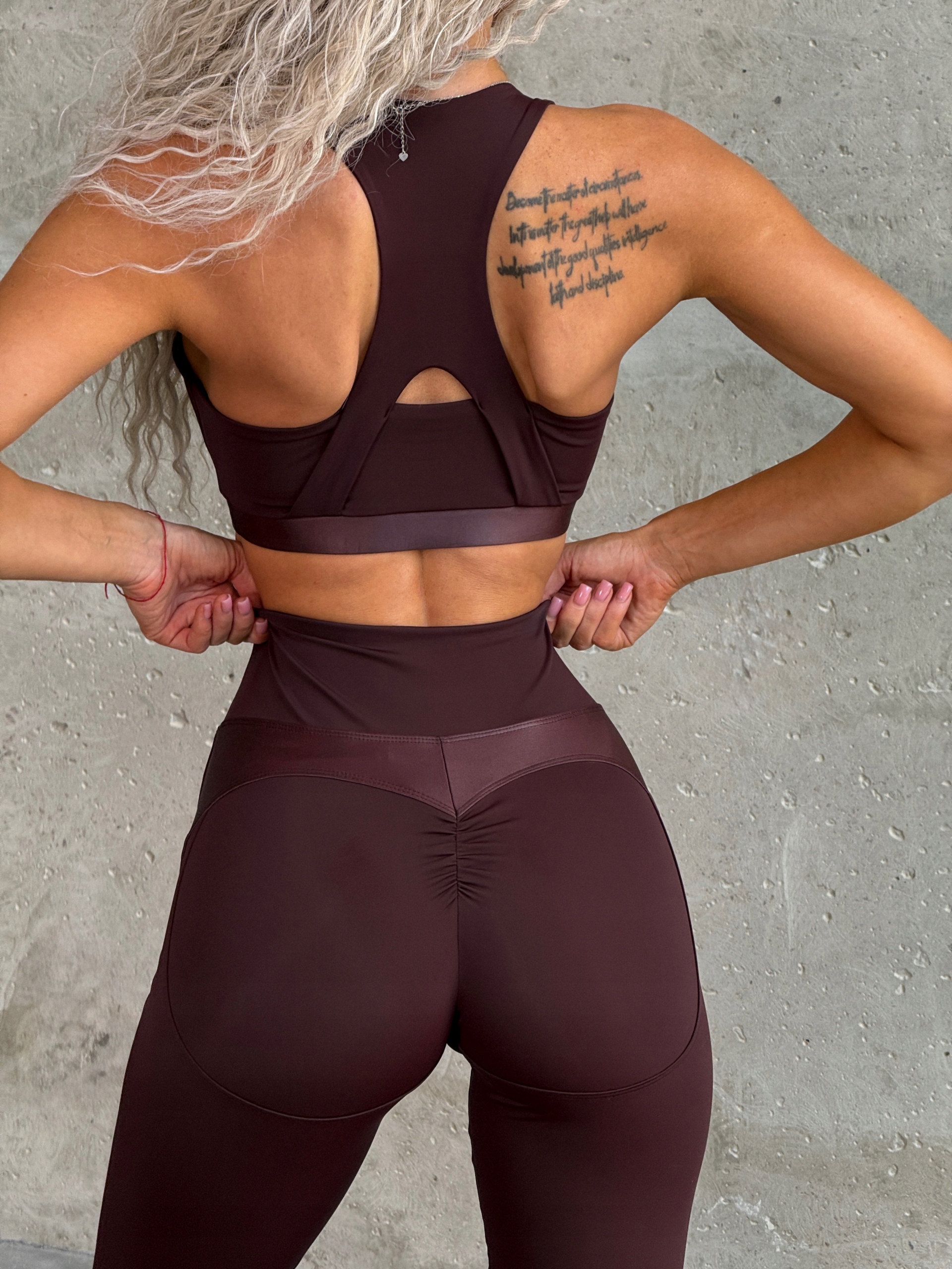 Komplet fitness top legginsy Push Up damski zestaw sportowy czekoladowy S