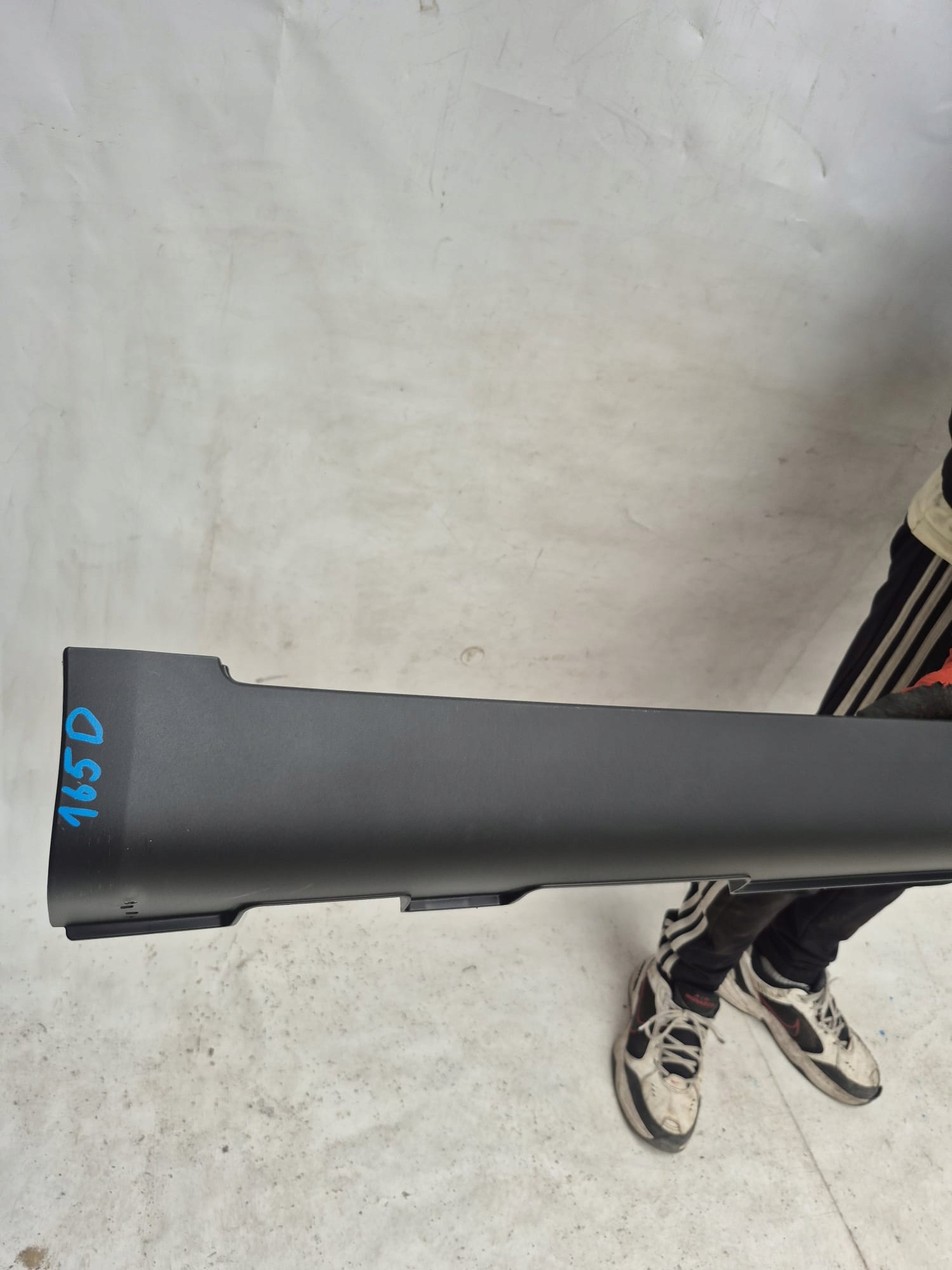 KIA NIRO and 16- moulding threshold right cap 87754-G5000