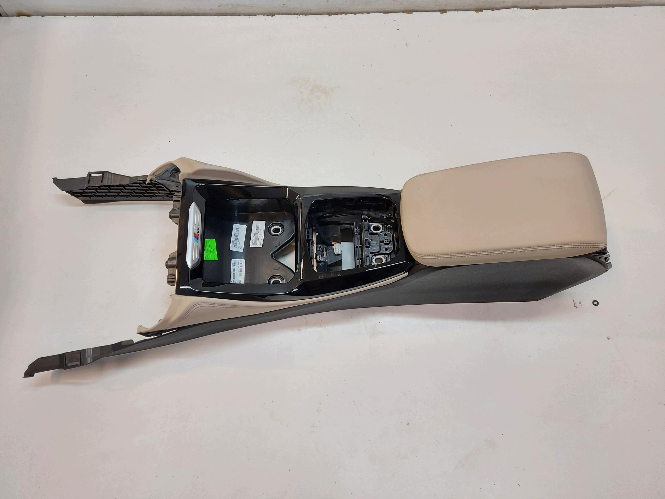 BMW G02 X4 M40i 2023 tunel central armrest oryg 62631041