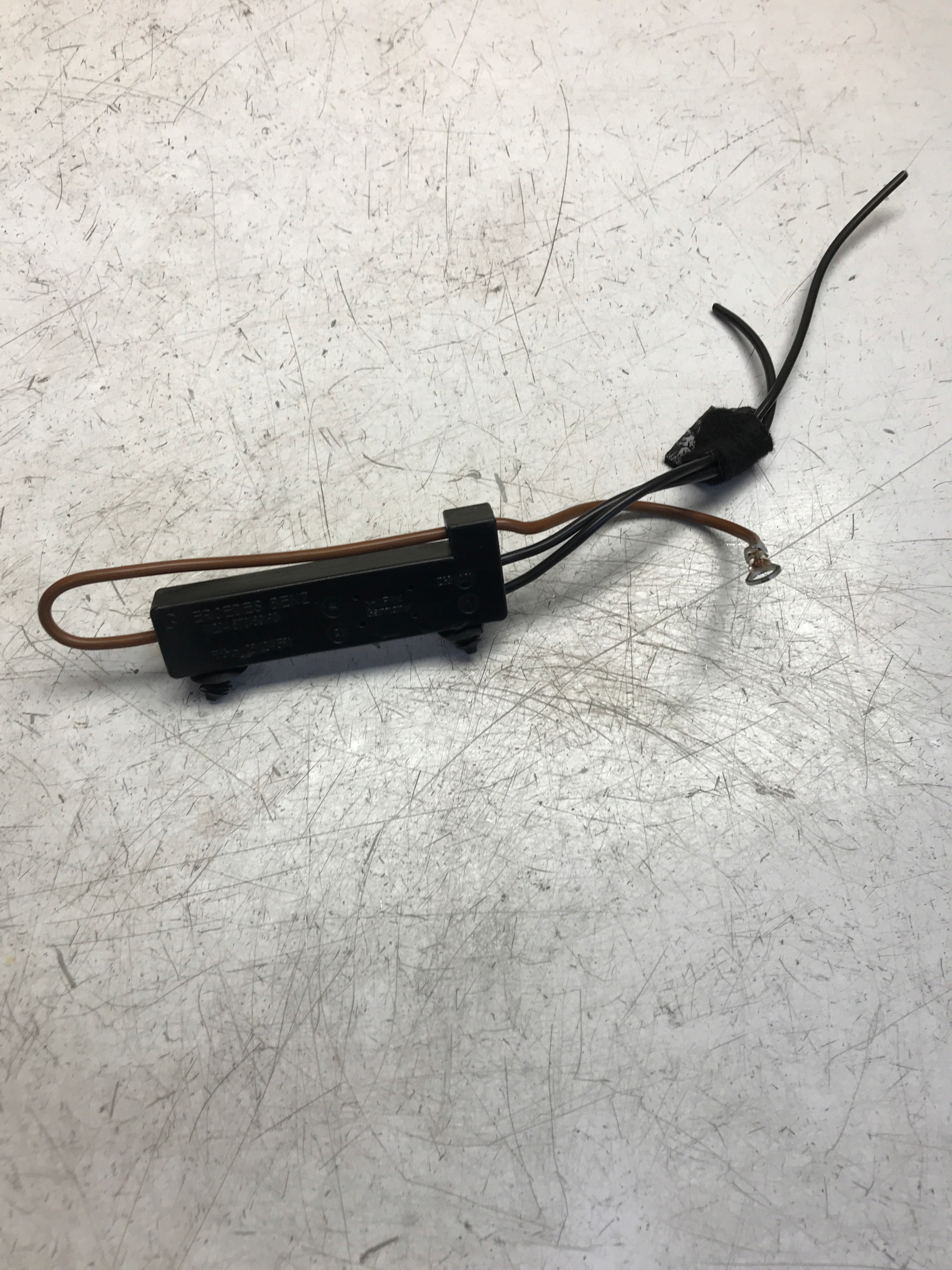 antenna amplifier MERCEDES W204 A2048708390