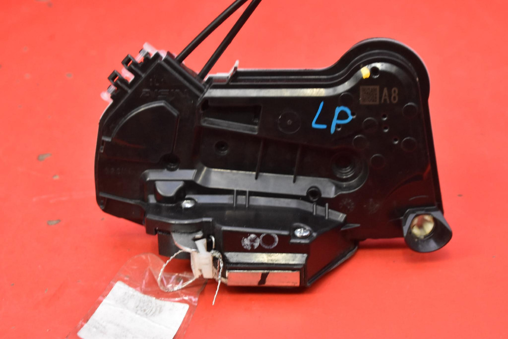 lock door left front front EU TOYOTA COROLLA E21 KOMBI 18-25