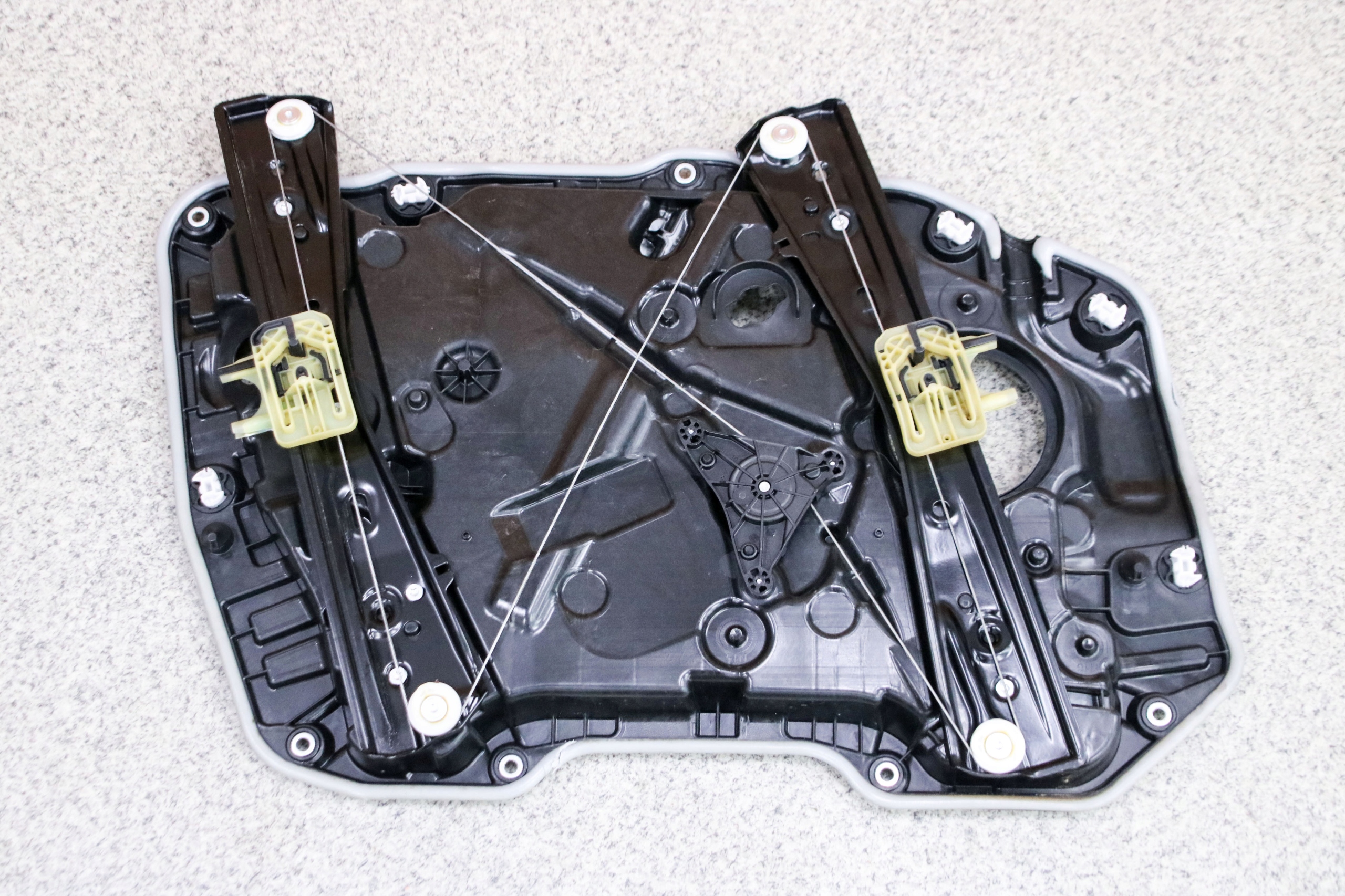 BMW G20 G21 window regulator mechanism right front 7432232