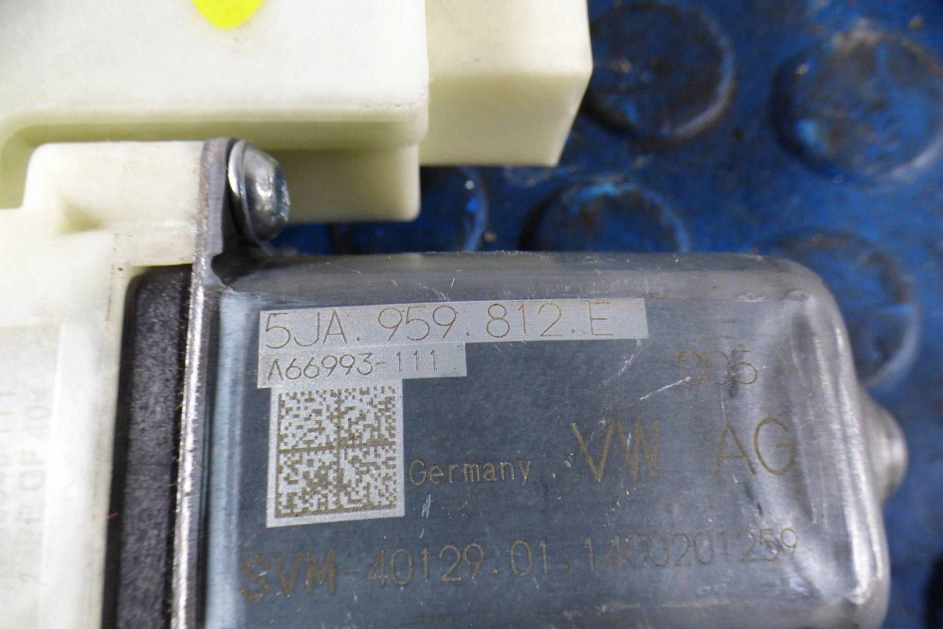 Skoda Rapid mini motor windows 5JA959812F right front 6 PIN