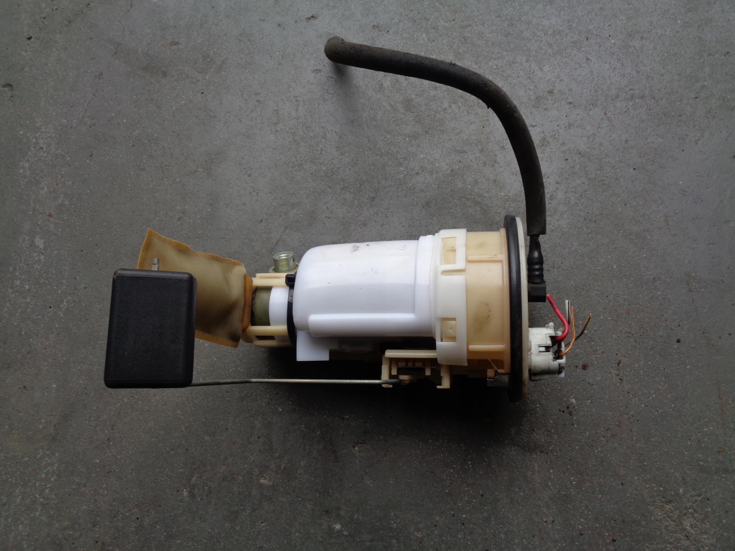 feed pump 77020-30120 LEXUS SC II 430 4.3
