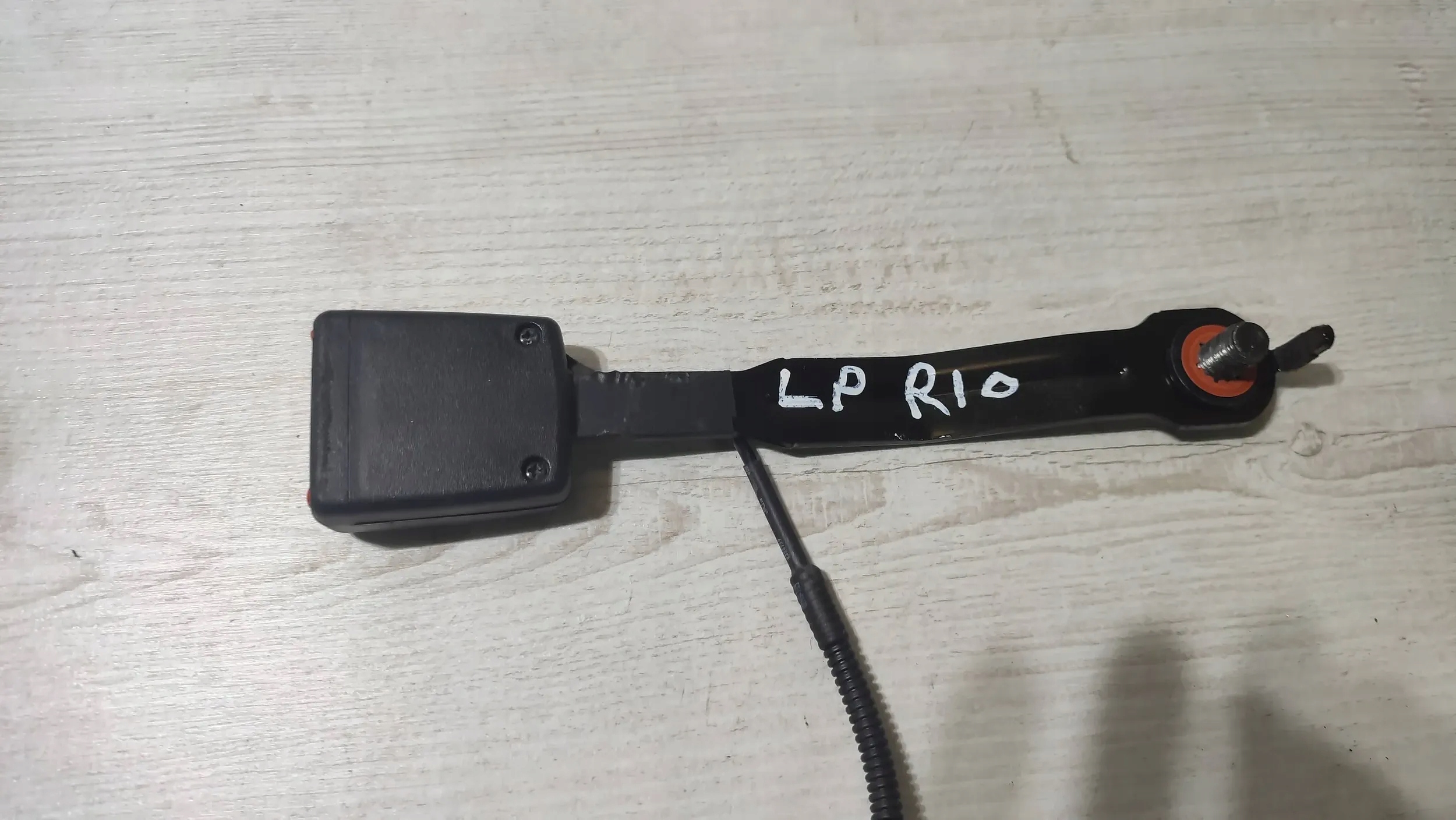 KIA Rio IV 18r front side left Klamra supports safety