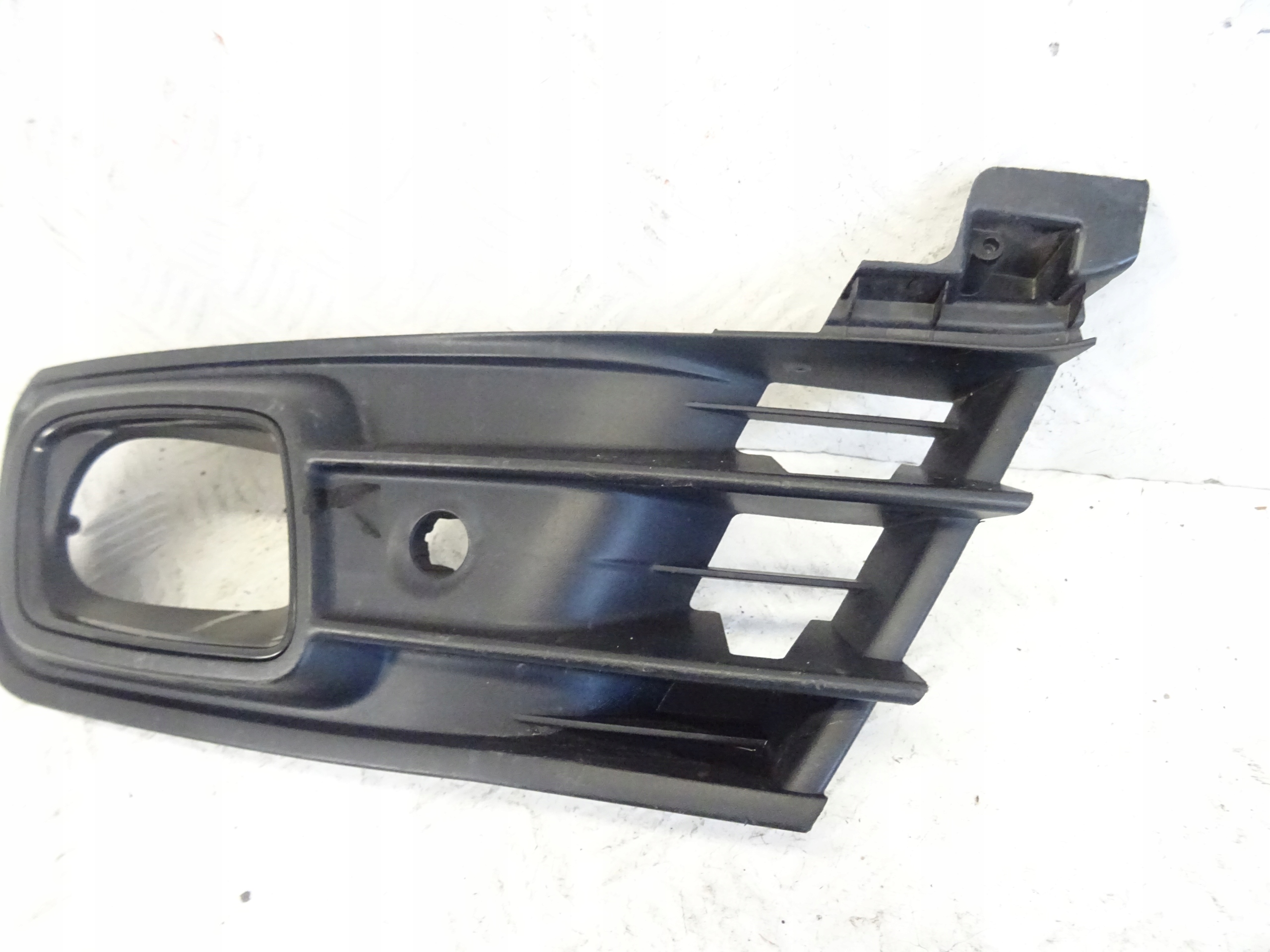 grid of a bumper front front left RENAULT CAPTUR and LIFT 261A35462R