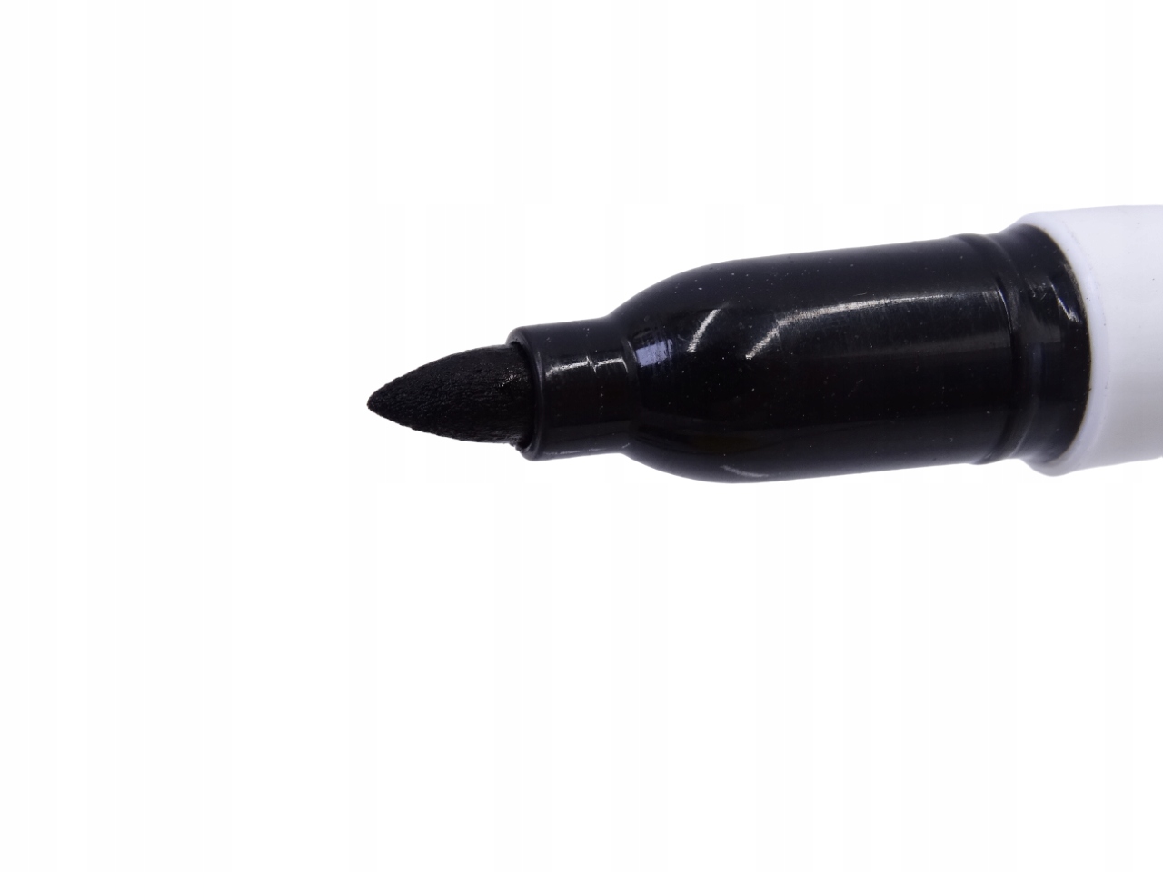 Marker Permanentny Mini Czarny – Uniwersalny do Metalu, Szkła, Plastiku