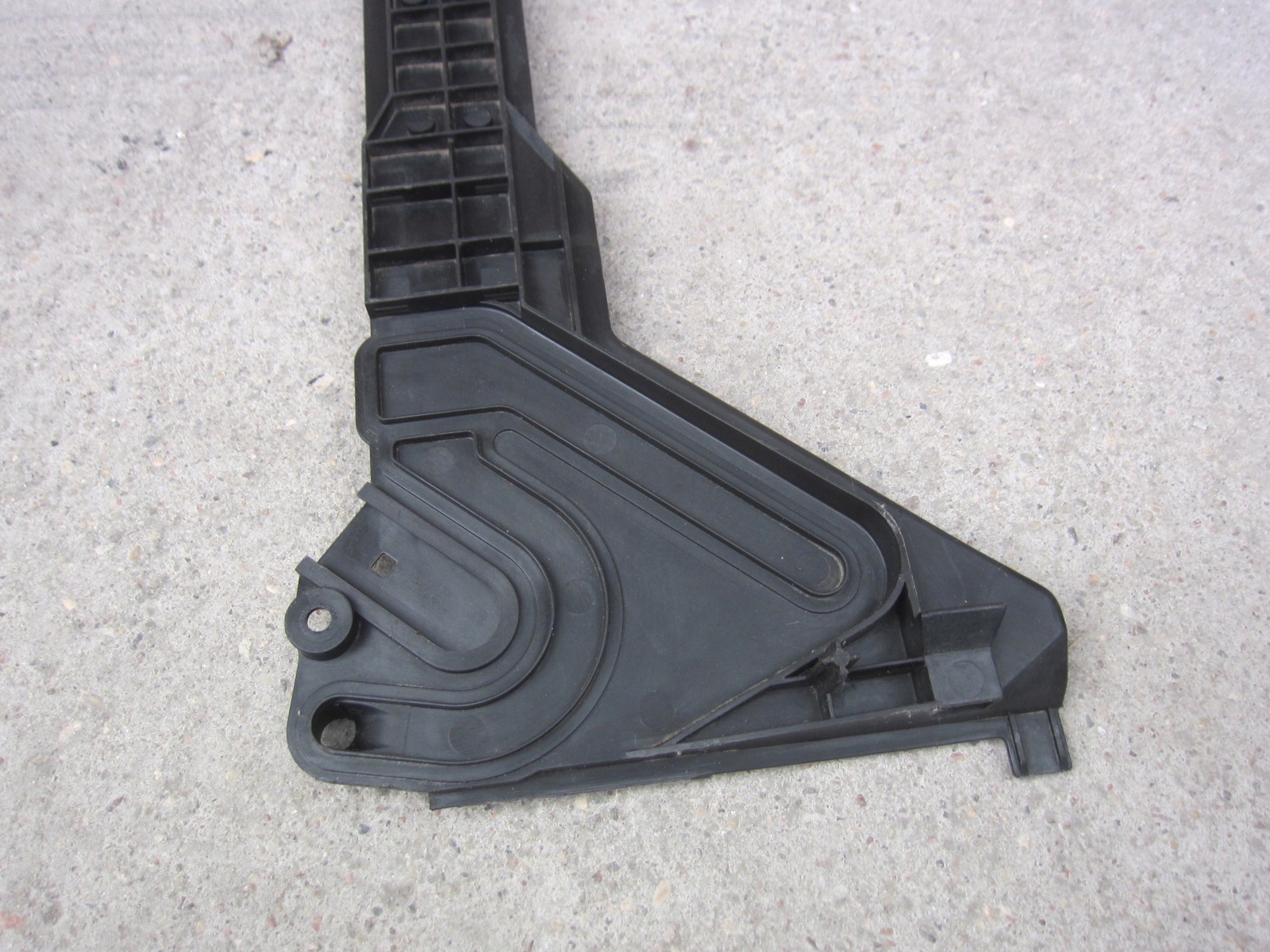 BMW 3 E46 petrol bracket holder intake air radiator 17111436250
