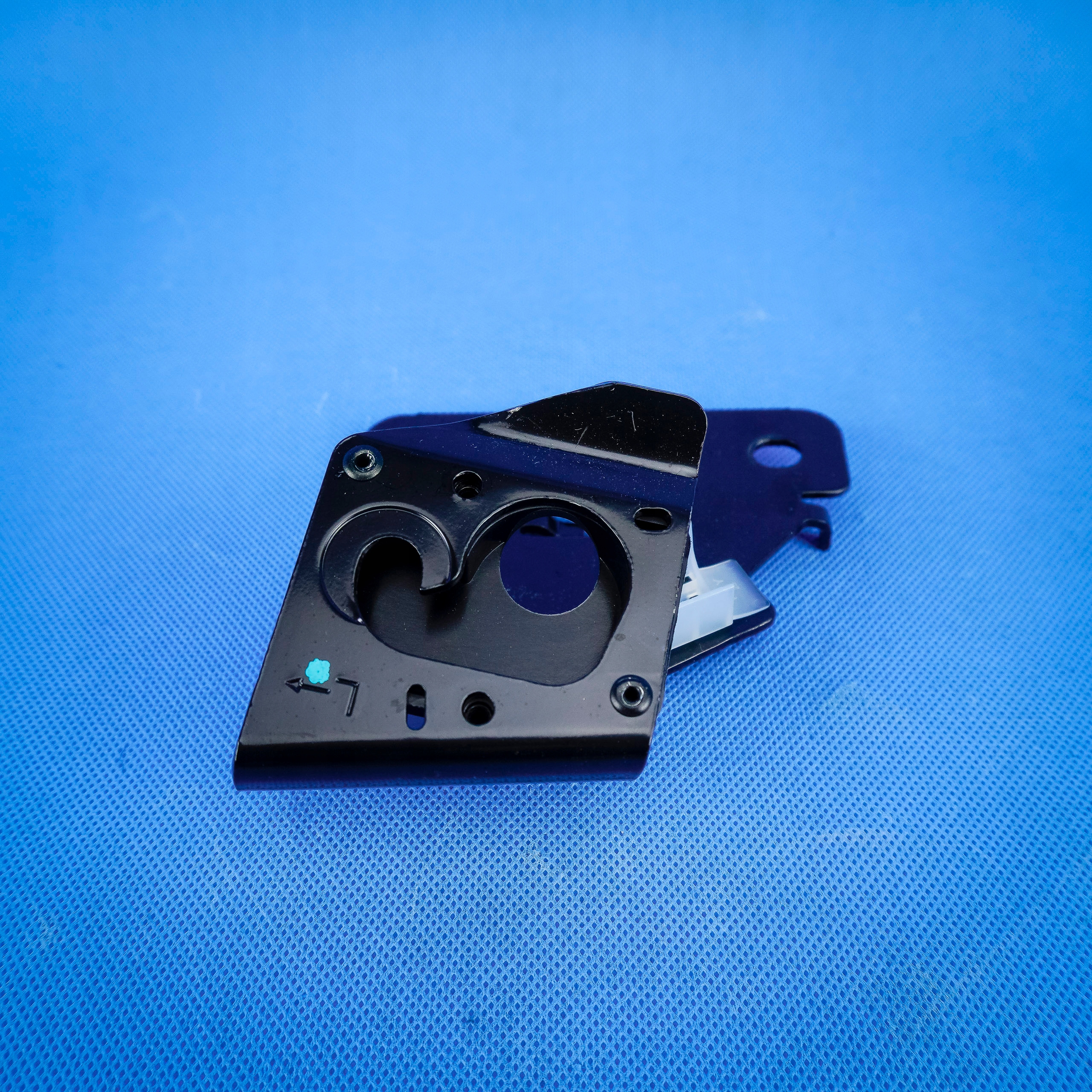 bracket siatki boot left BMW X3 G01 X4 G02 51477396573 7396573