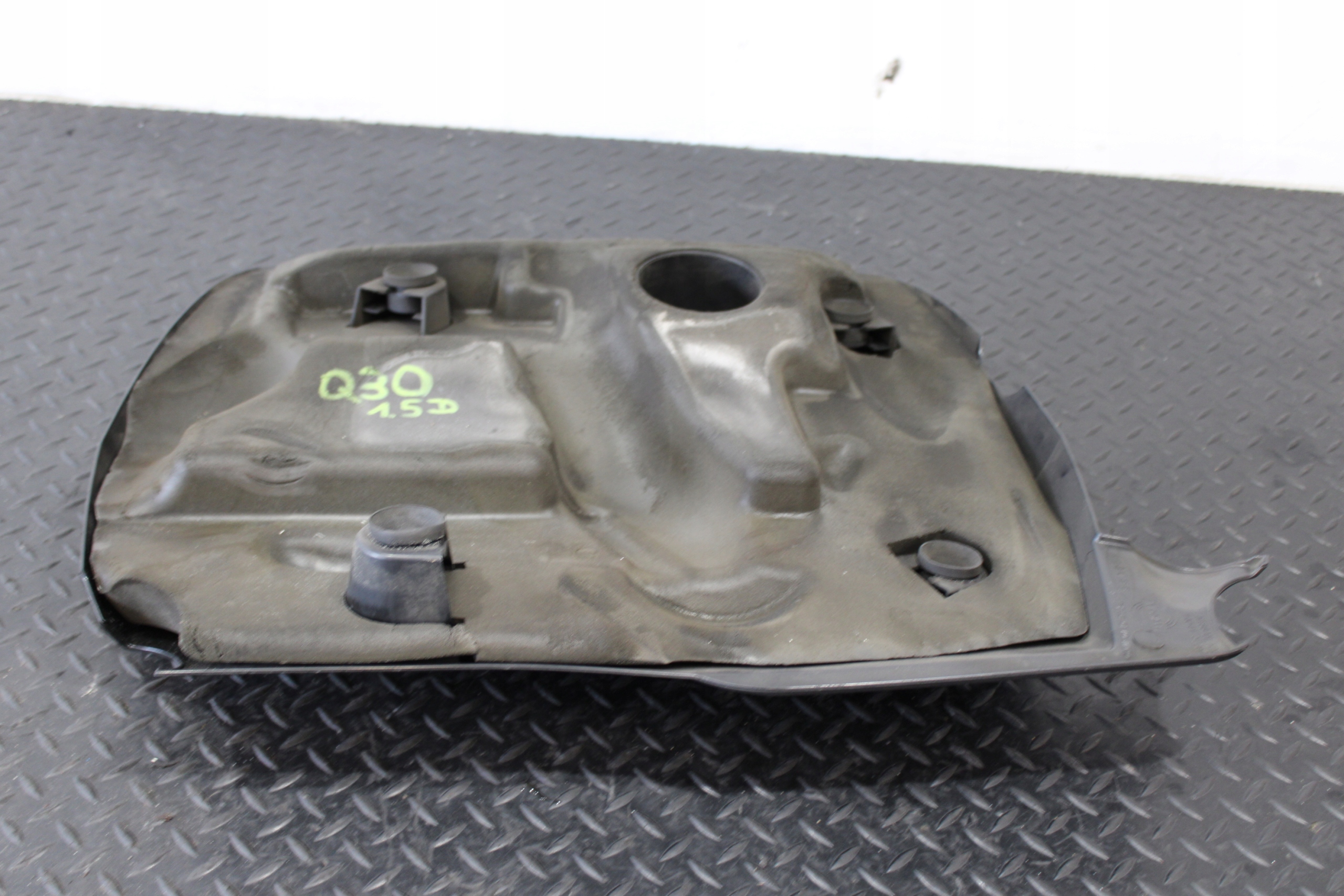 cover for engine INFINITI Q30 1,5 D