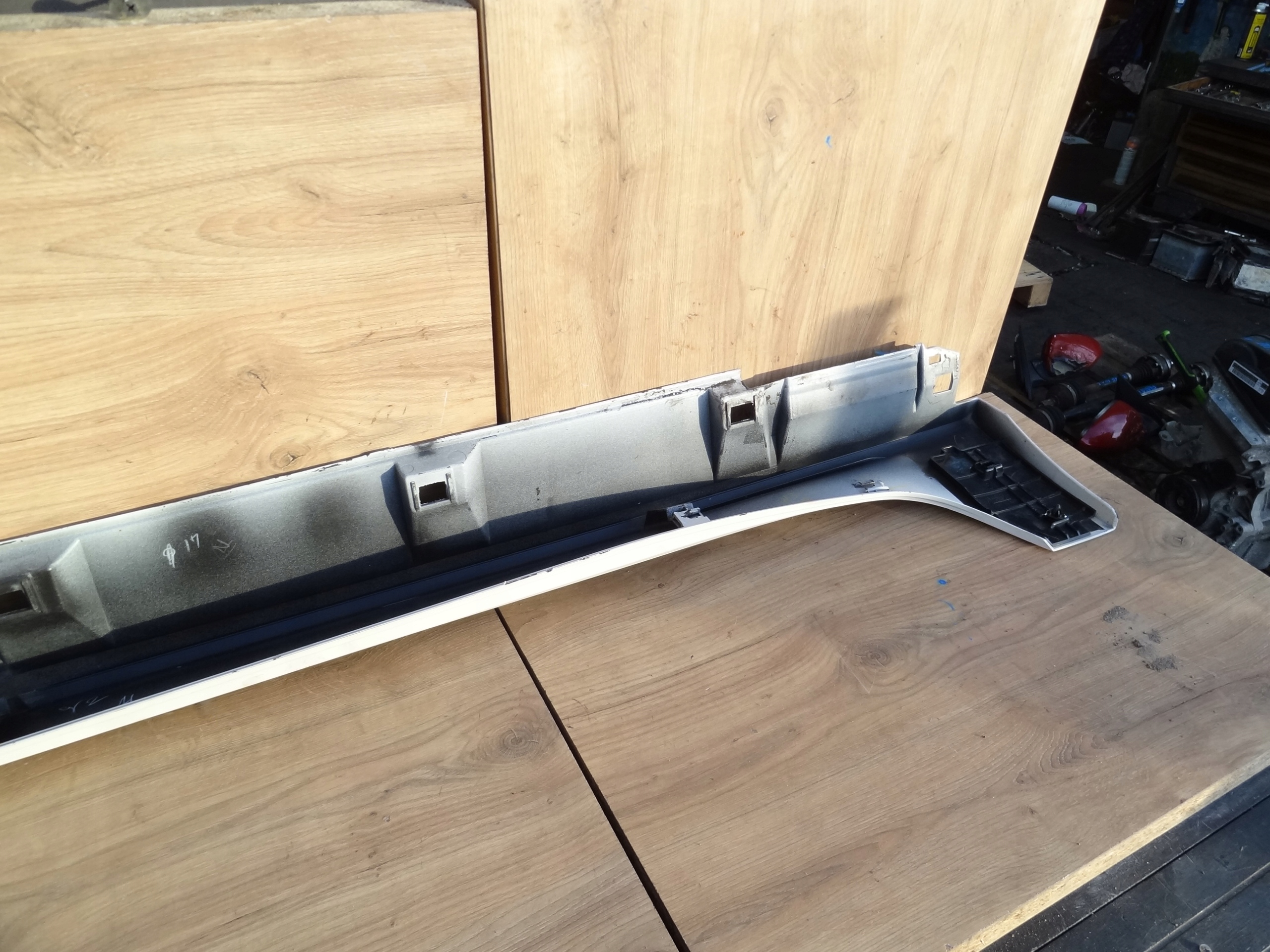 SUBARU LEVORG 2015- LISTWA PROGOWA PROGU LEWA 96051VA030 ORYGINAL Jakość części (zgodnie z GVO) O - oryginał z logo producenta pojazdu (OE)