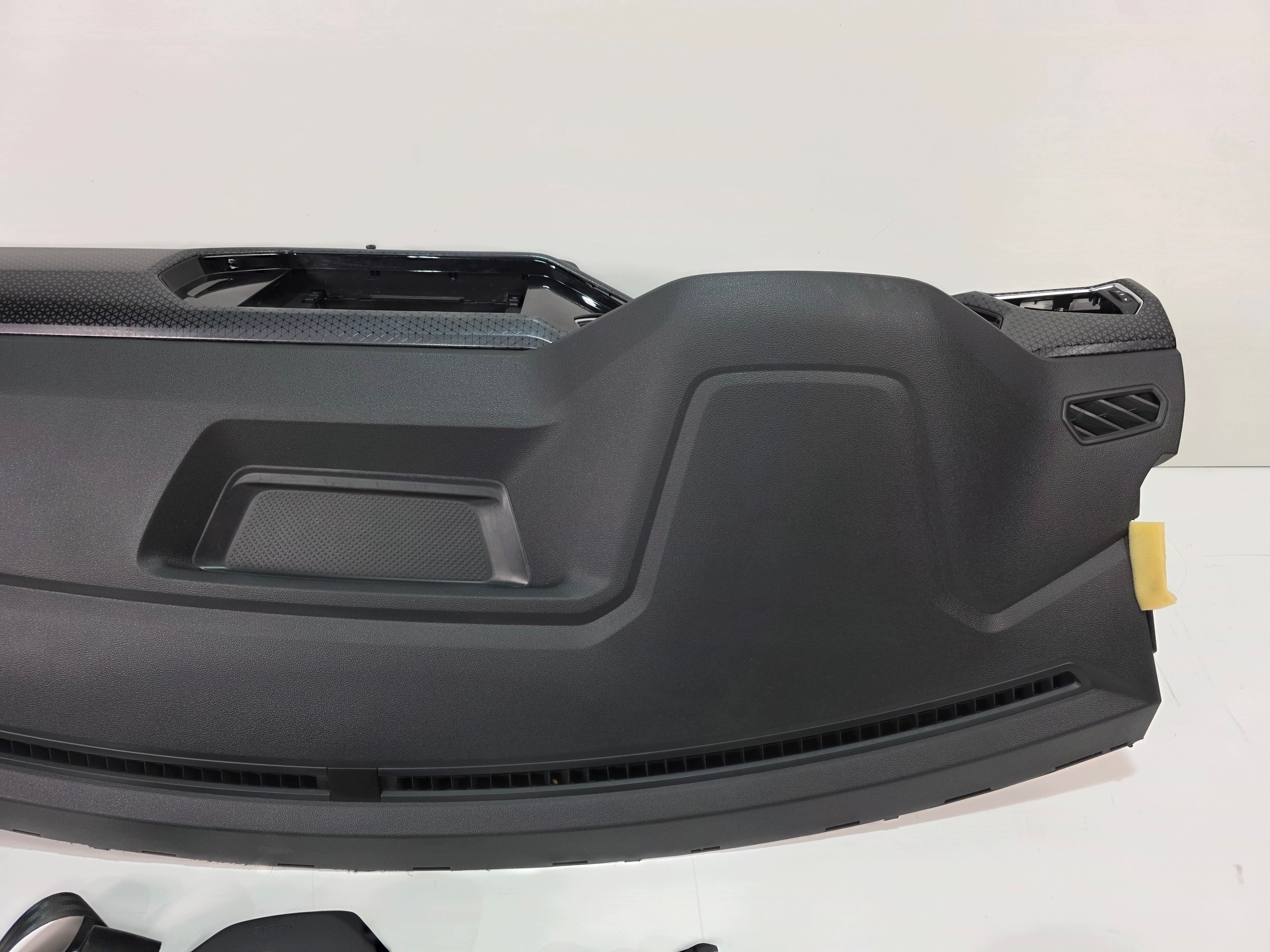 dashboard console 2GM T-CROSS TWARDA