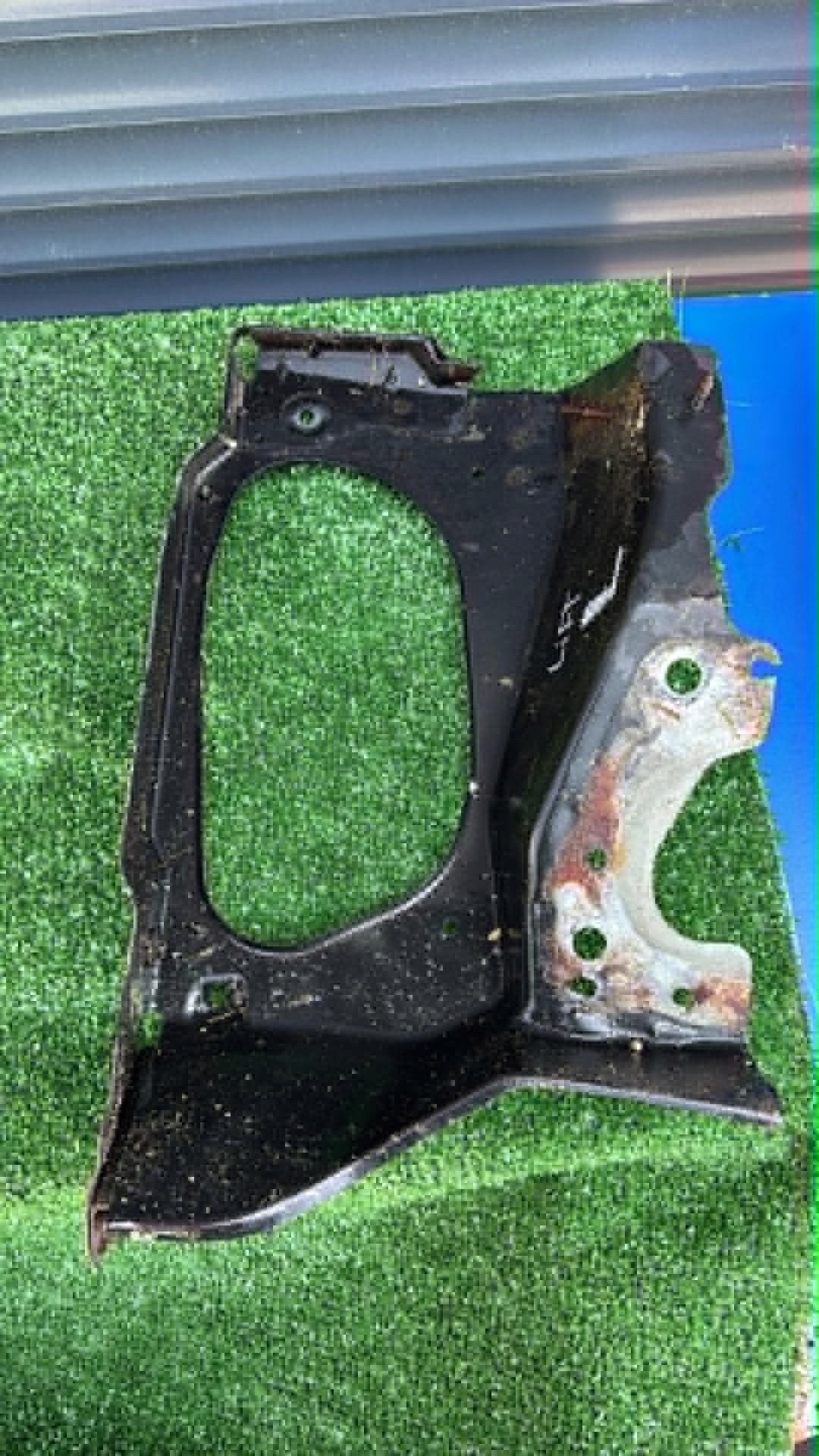 Okular left front SAAB 9-3 II 93 oe 07-11. support panel for radiators
