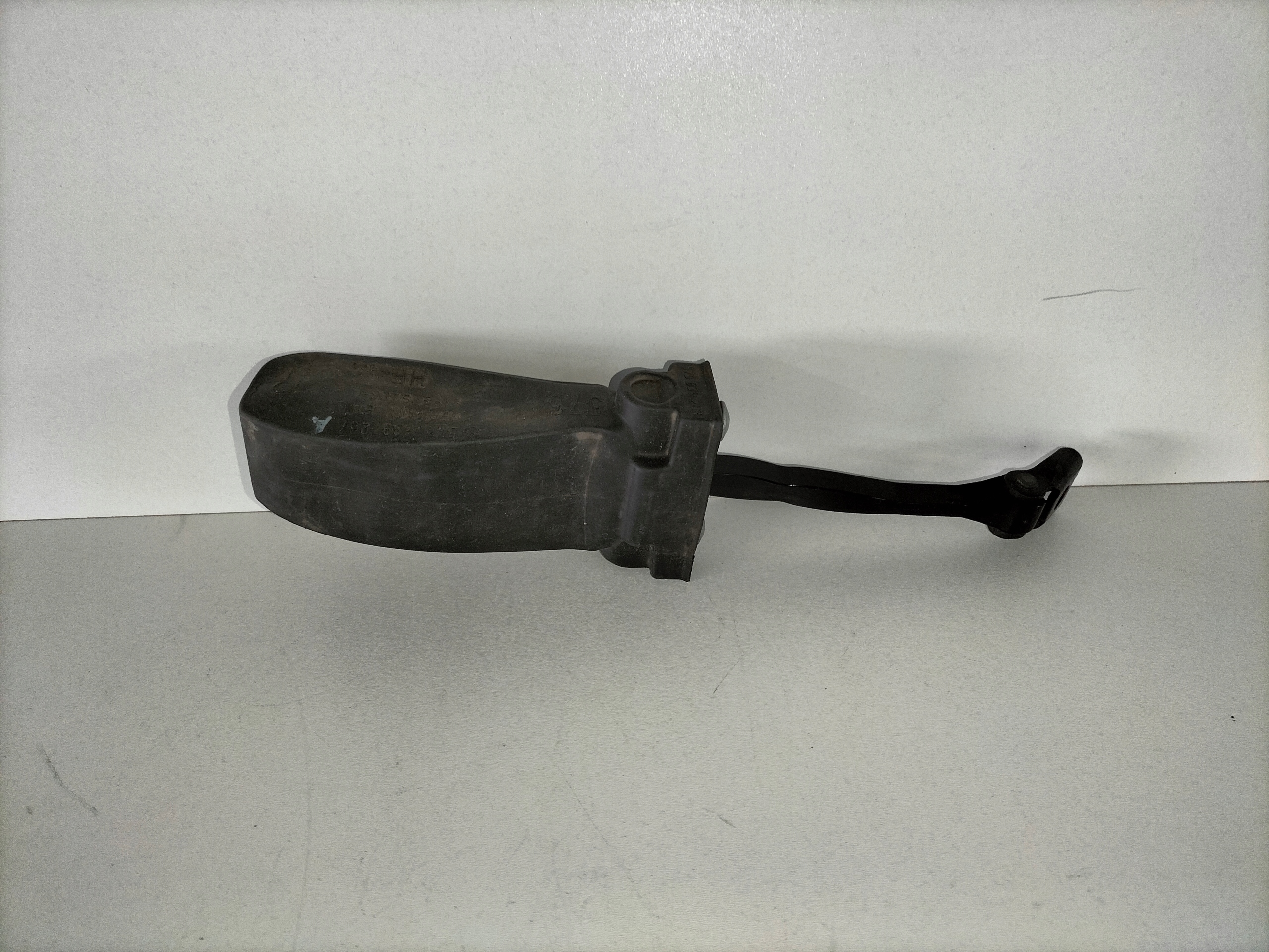 limiter door rear part SKODA KAROQ 17- SEAT ATECA