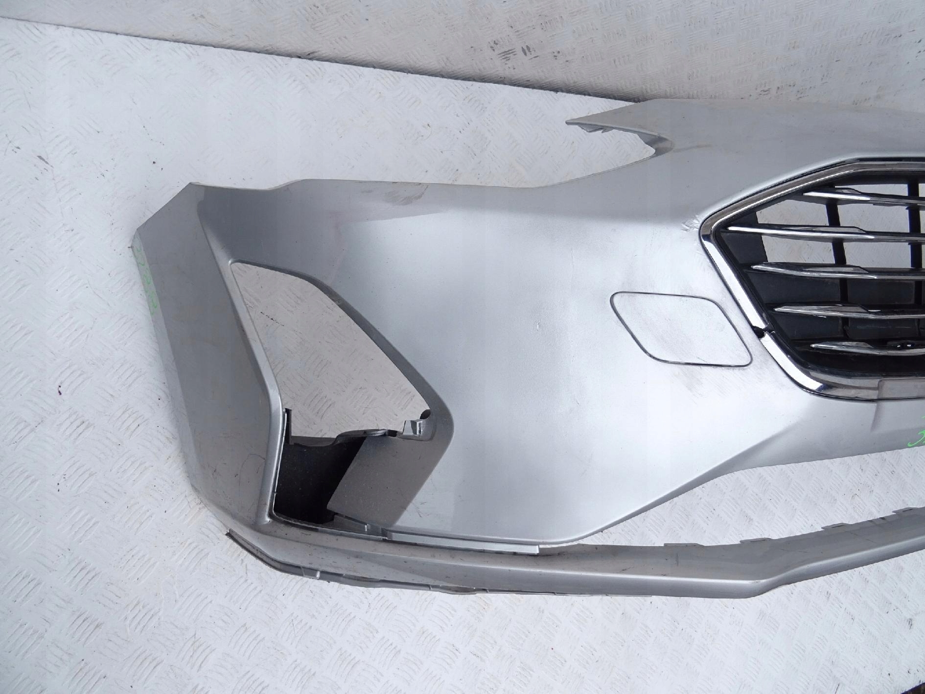 Ford Focus MK4 18- nárazník predok predný
