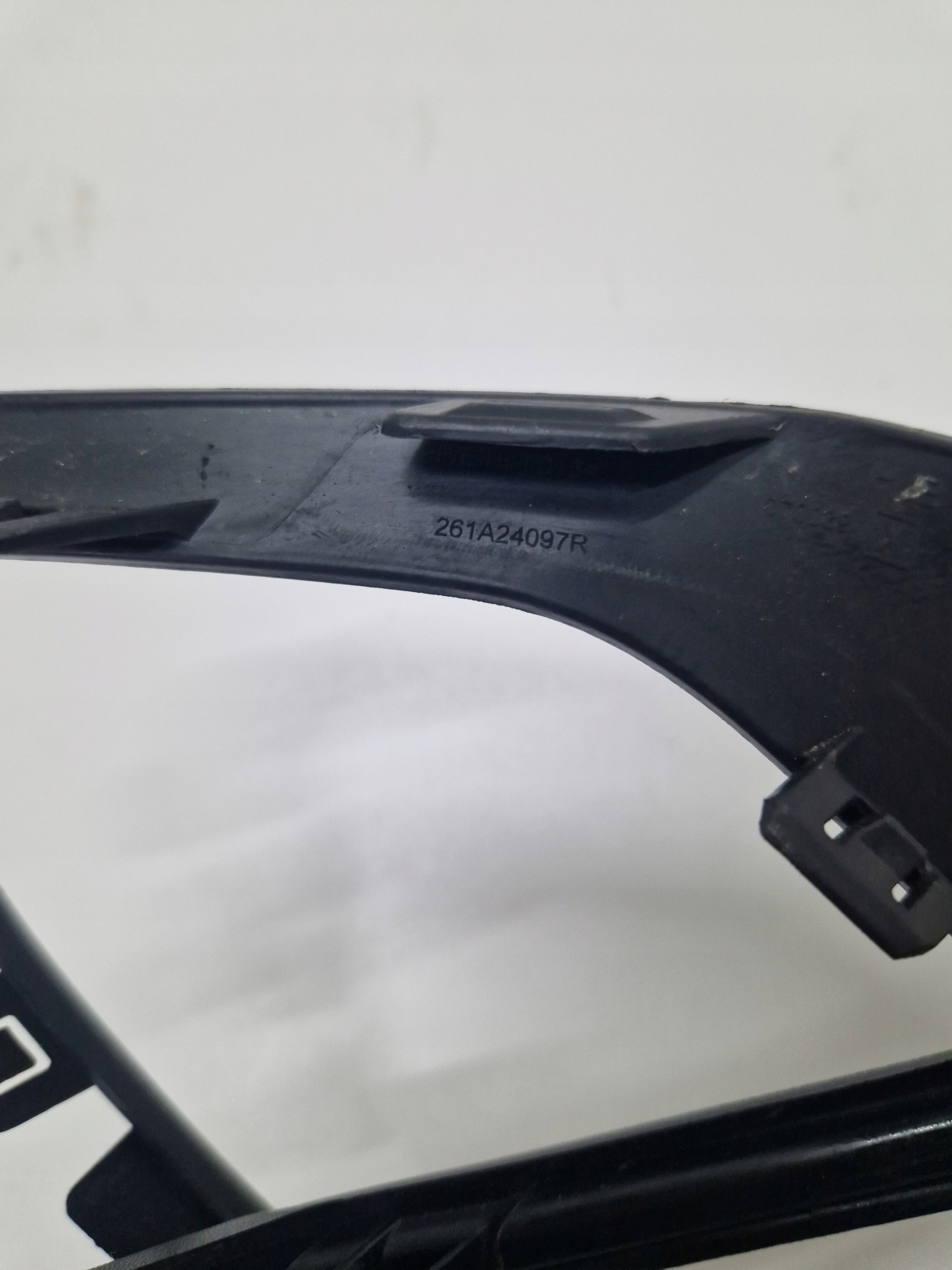 RENAULT CAPTUR II OSŁONA HALOGENU PRAWA Producent części Renault OE