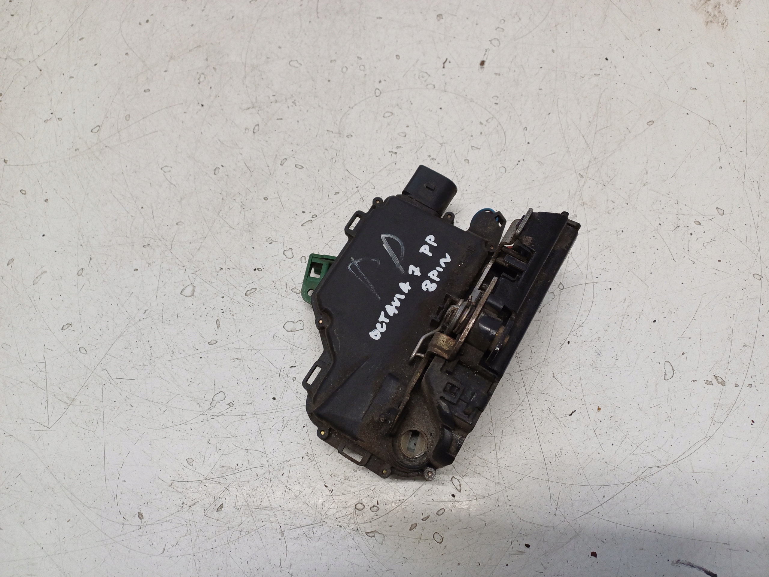 SKODA OCTAVIA 1 I LIFT 00- ZAMEK PRAWY PRZÓD 8PIN