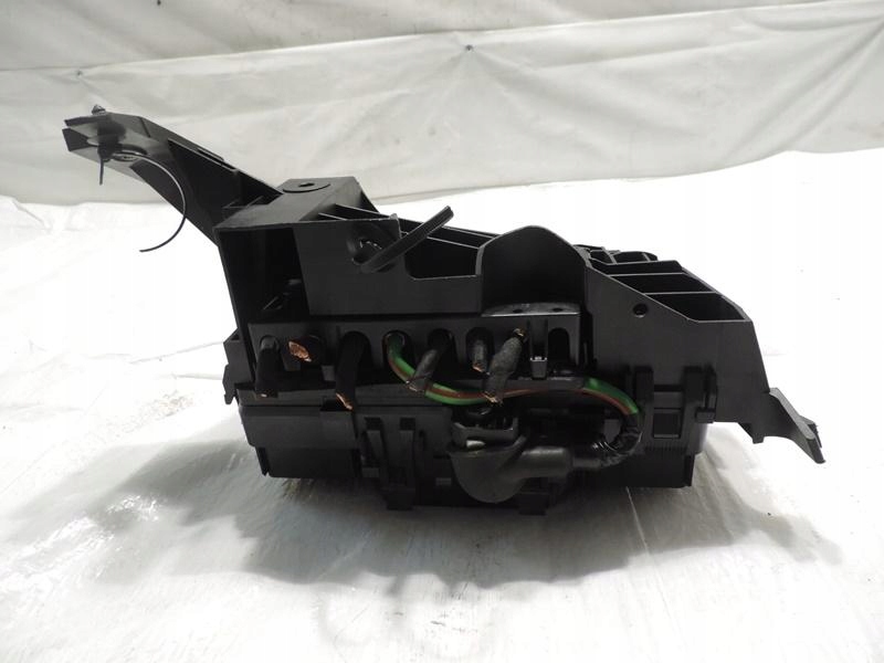 SKRZYNKA BEZPIECZNIKÓW FORD MODEO MK5 FG9T14A067KB Numer katalogowy części FG9T14A067KB