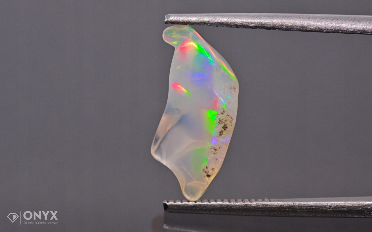 Opal z Etiopie hrudky 14x8 mm