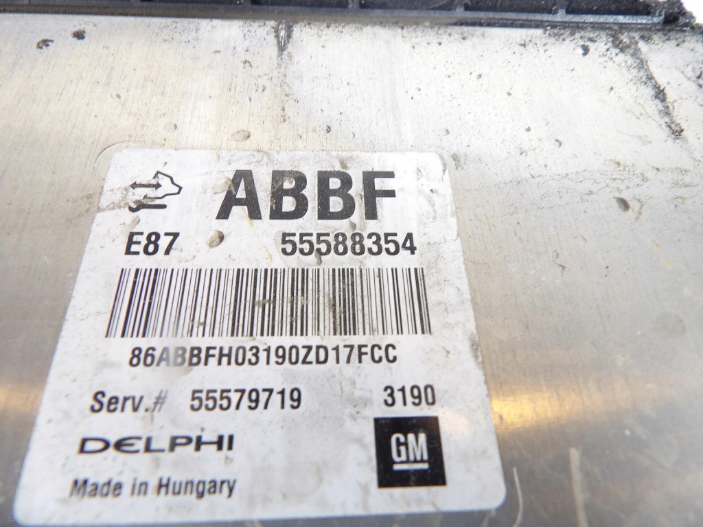 OPEL ASTRA J 1.7CDTI control unit of the engine 55588354