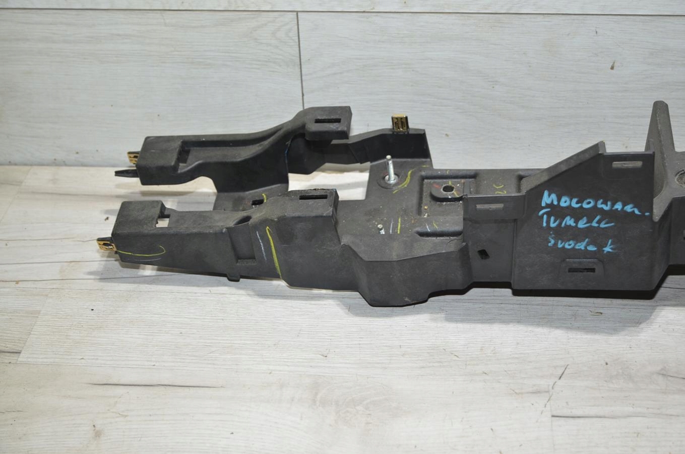 Halter tunel mitte FIAT FREEMONT 12
