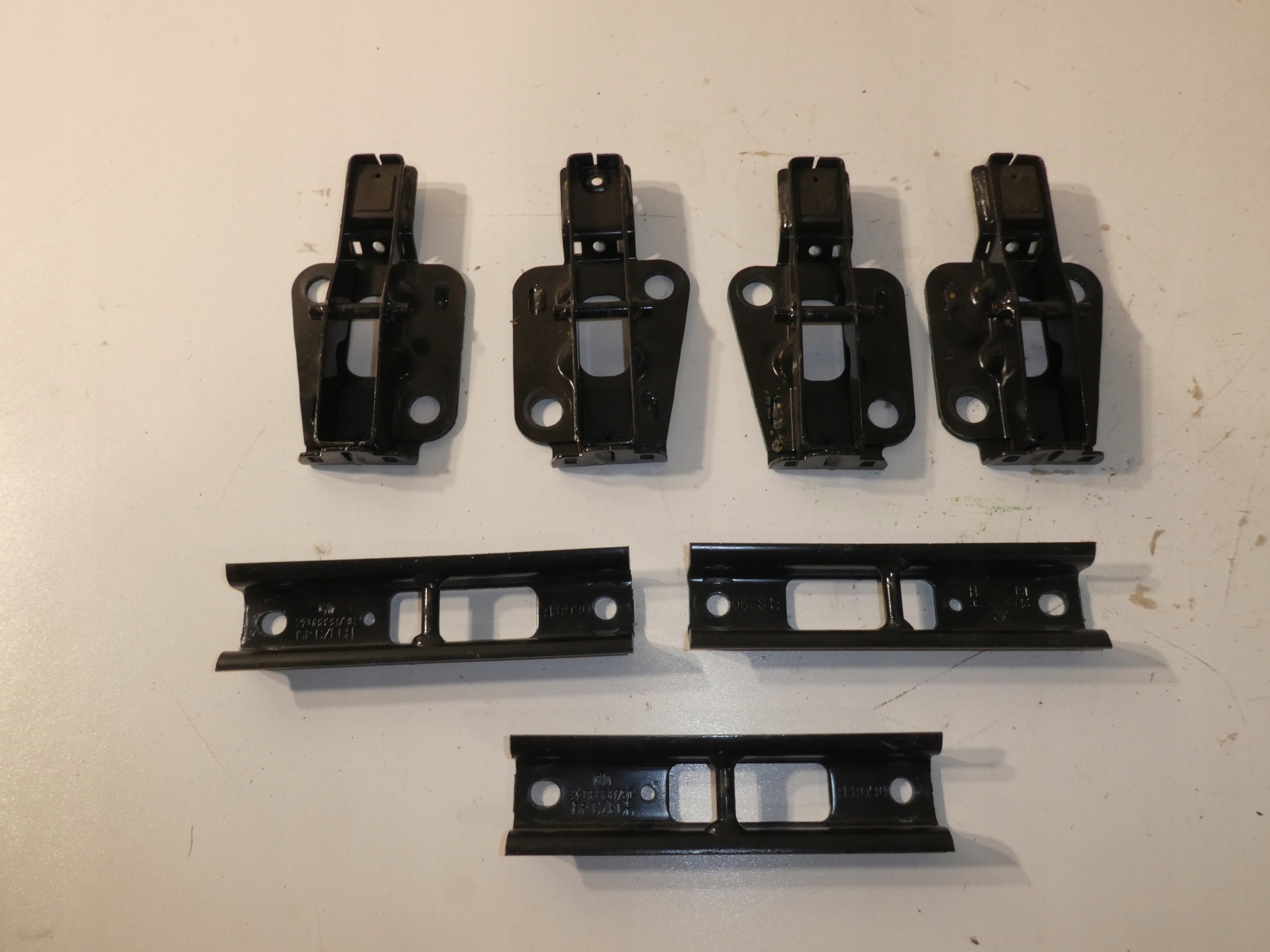 MOCOWANIE FOTELA VW CADDY III 2K0883873C ZESTAW