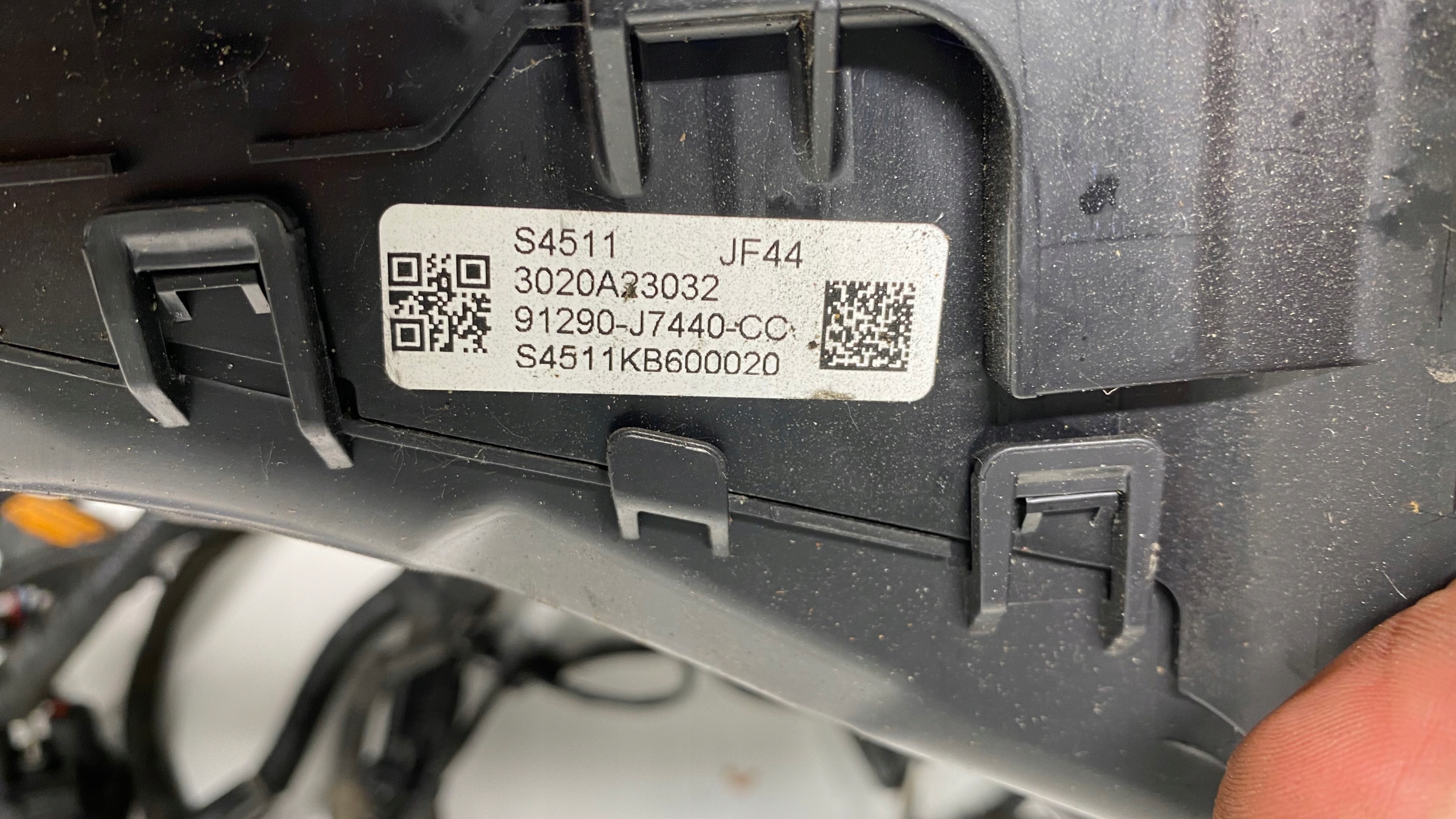 KIA CEED III 1.6 CERI D4FE PUSZKA BBUDOWA BEZPIECZNIKÓW INSTALACJA 17-24 Wersja Angielska