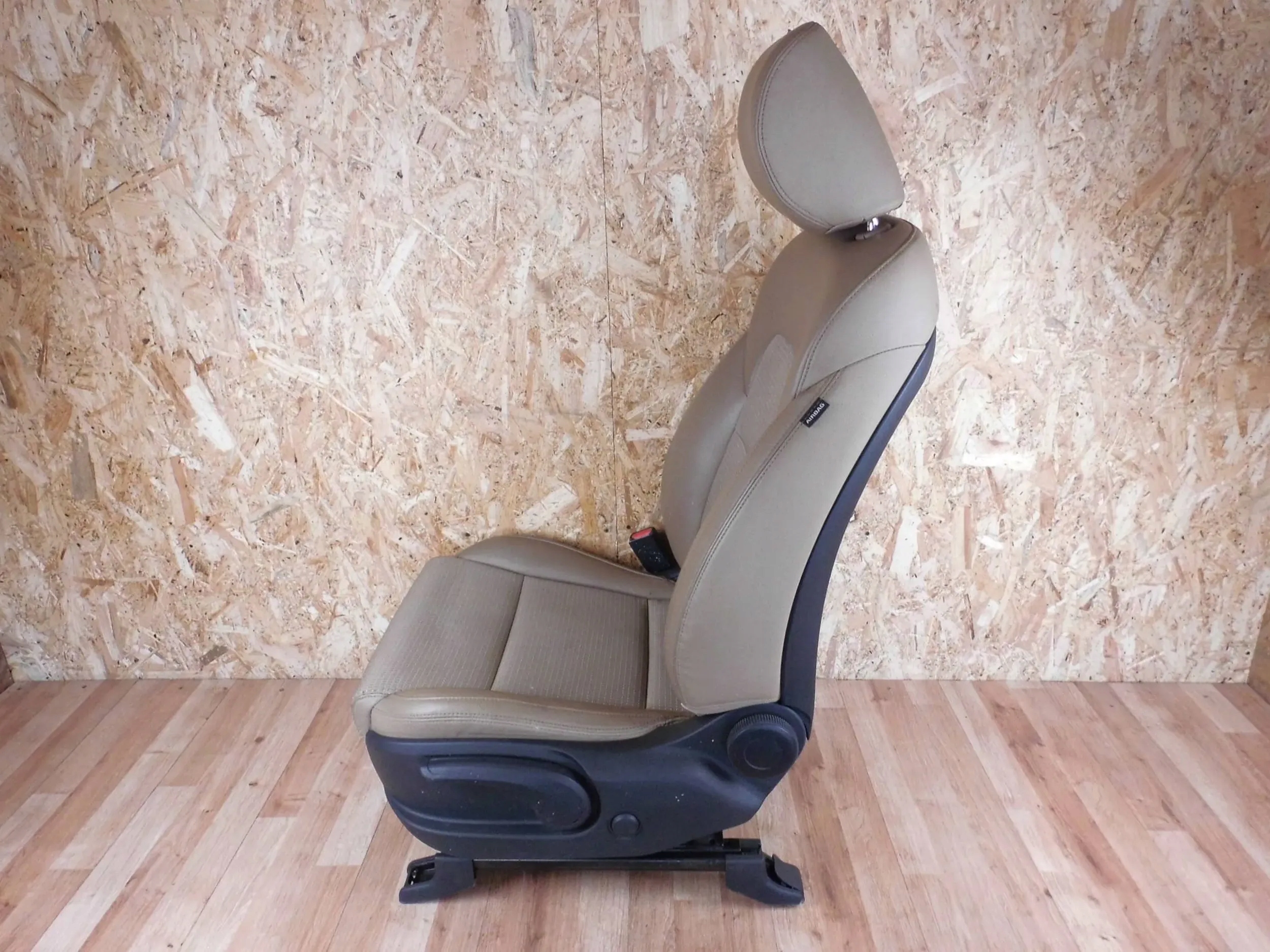 KIA Sportage IV seat left front front sitting place left