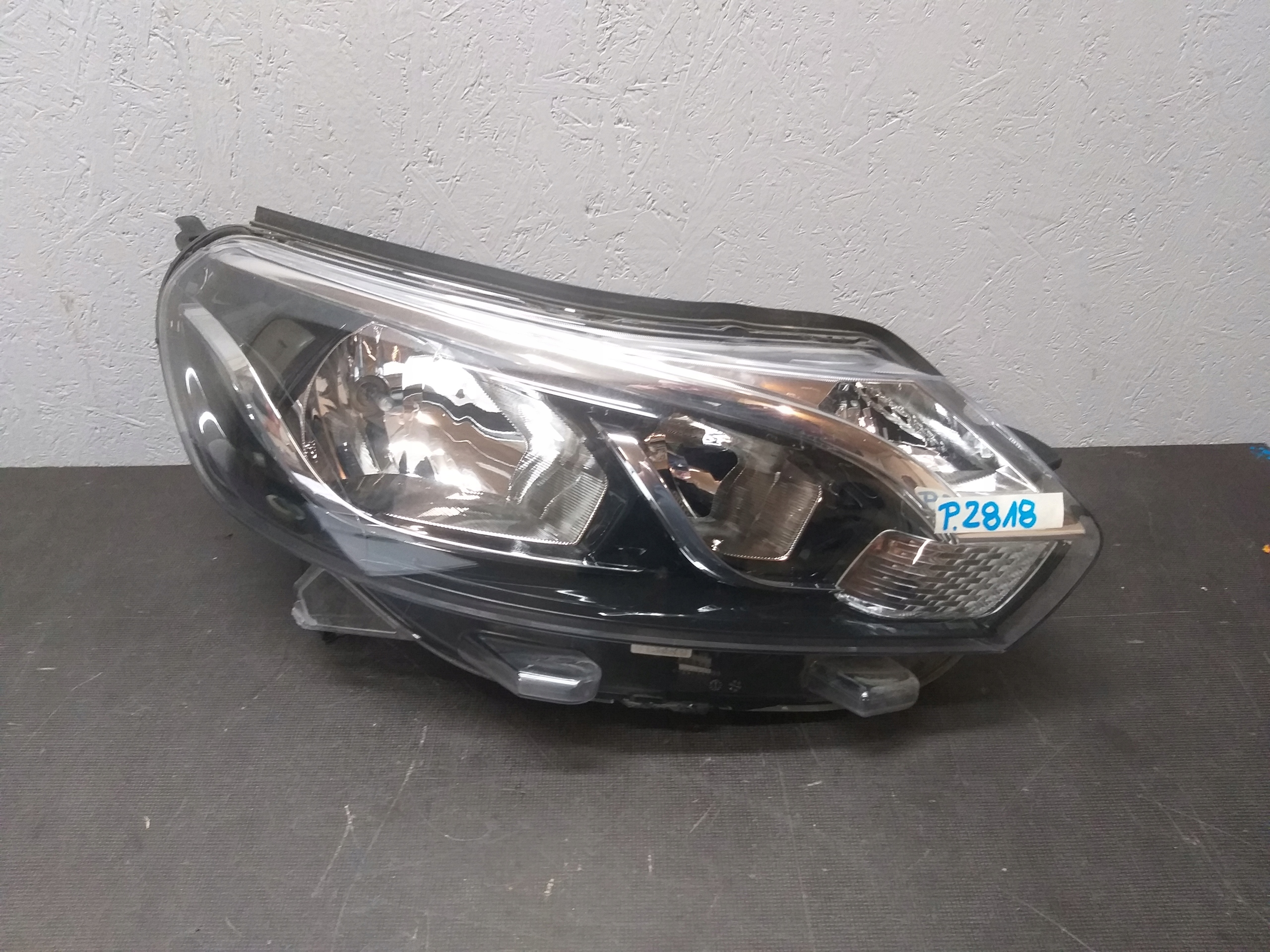 light front right TOYOTA PROACE 16- 9808581180-00
