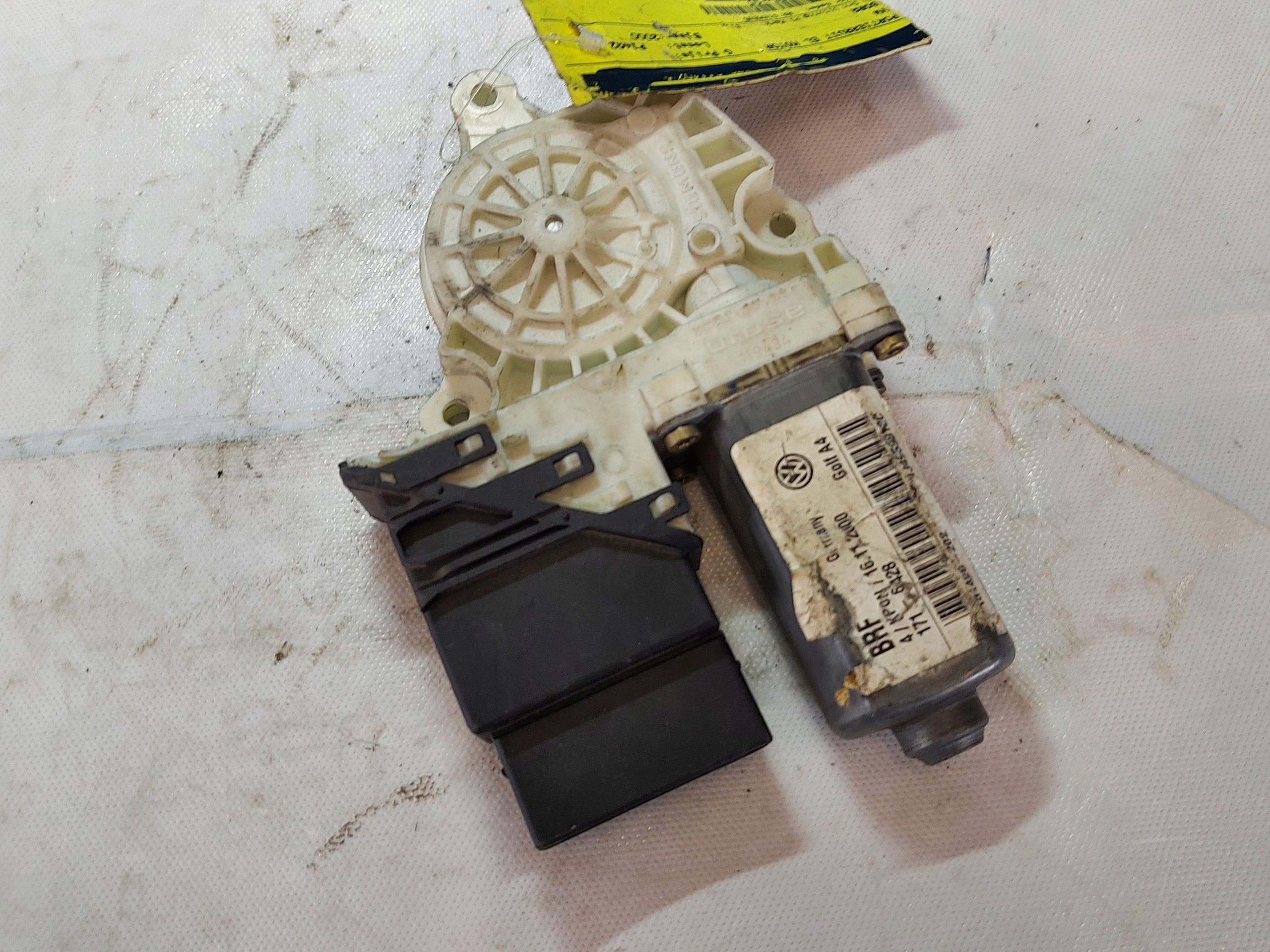 engine lifting windows VW BORA 9776101438203 right rear part