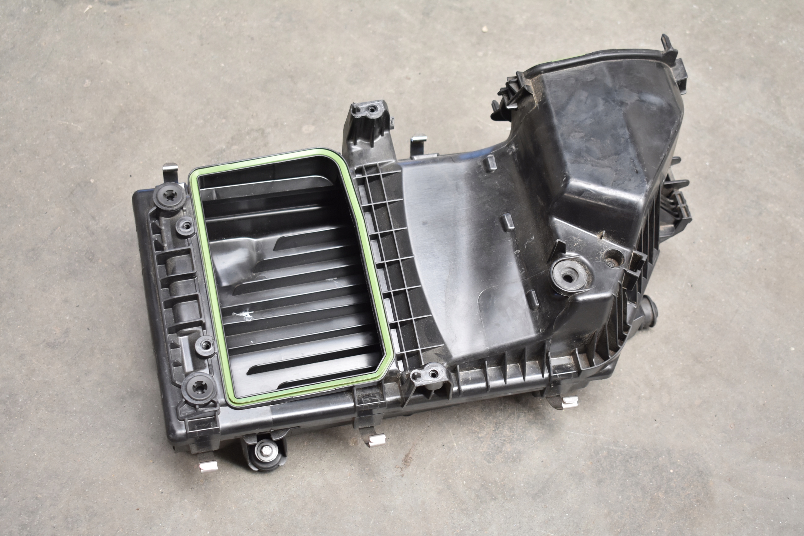 IDEALNA Gehäuse filter luft MERCEDES W167 X167 1