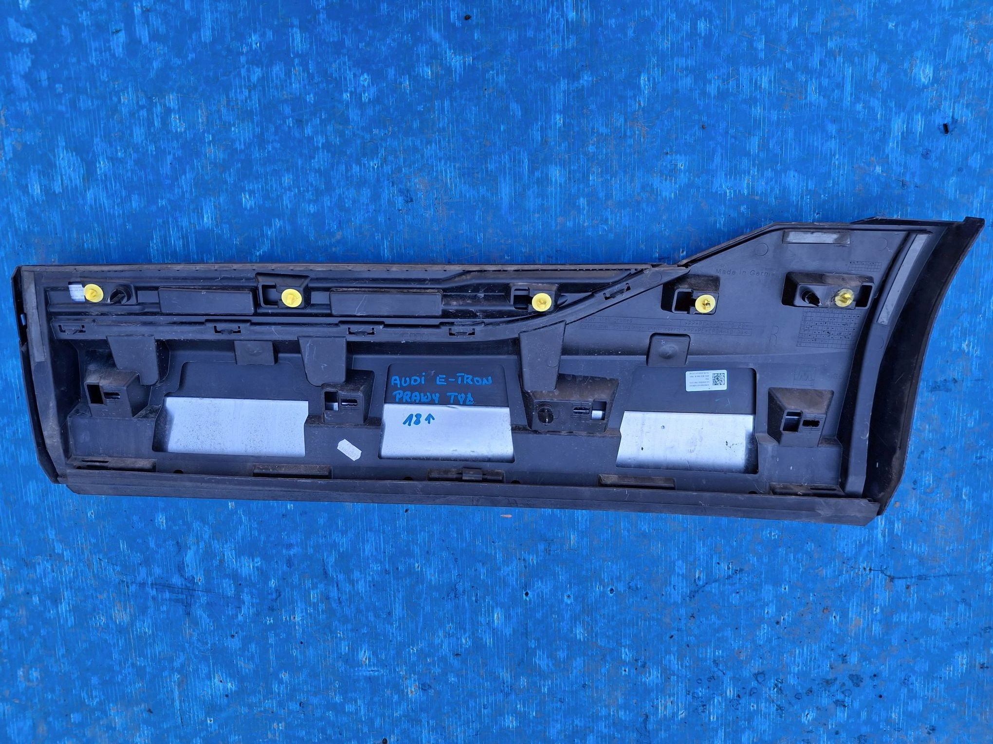 LITWA for door right rear. AUDI E-TRON 2018R->