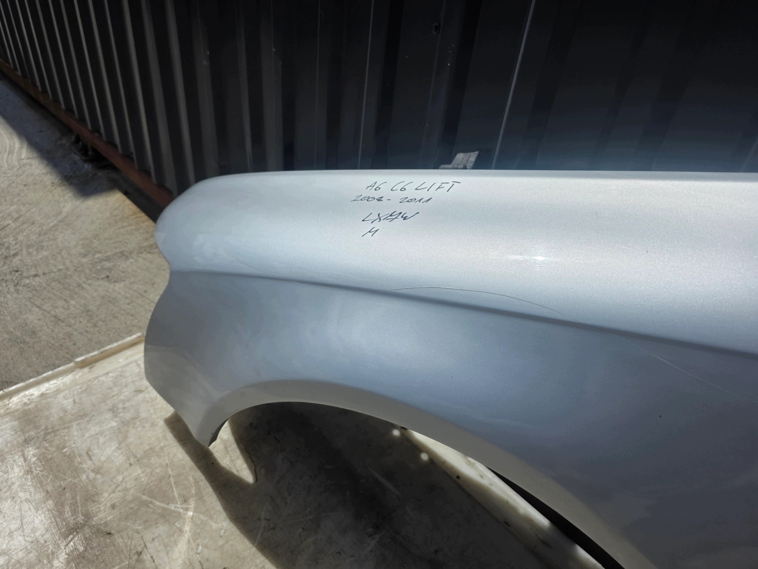 fender left front AUDI A6 C6 LIFT LX7W 2008-2011 !!!