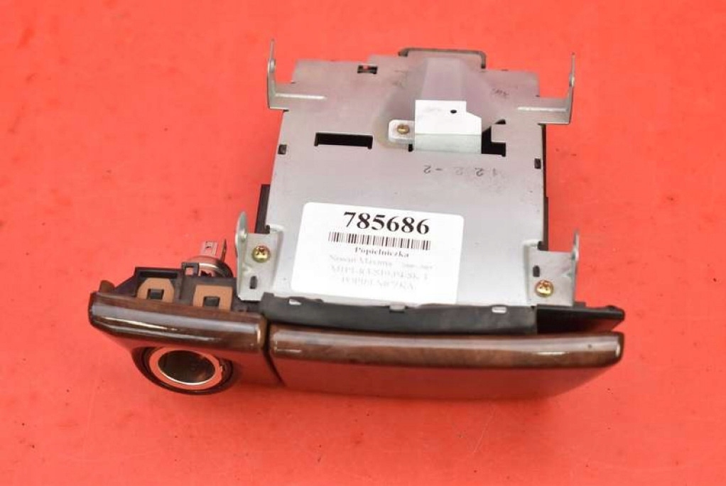 ashtray passenger compartment K66623 2Y000 NISSAN MAXIMA A33 00-05
