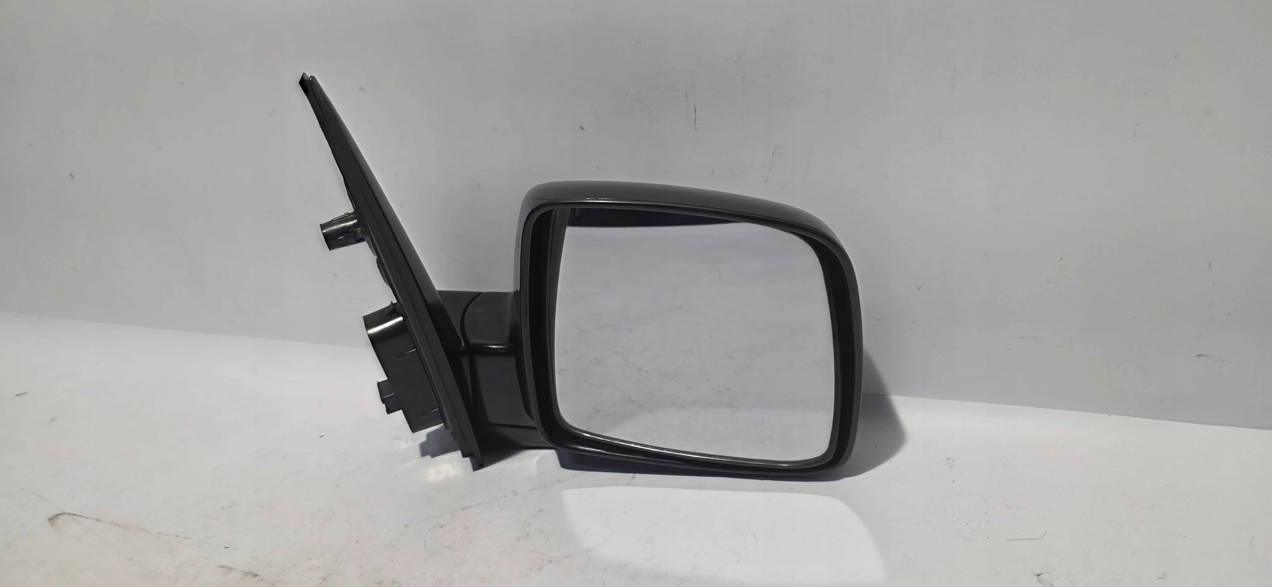 mirror right HYUNDAI H1 original 5 PIN E4022709