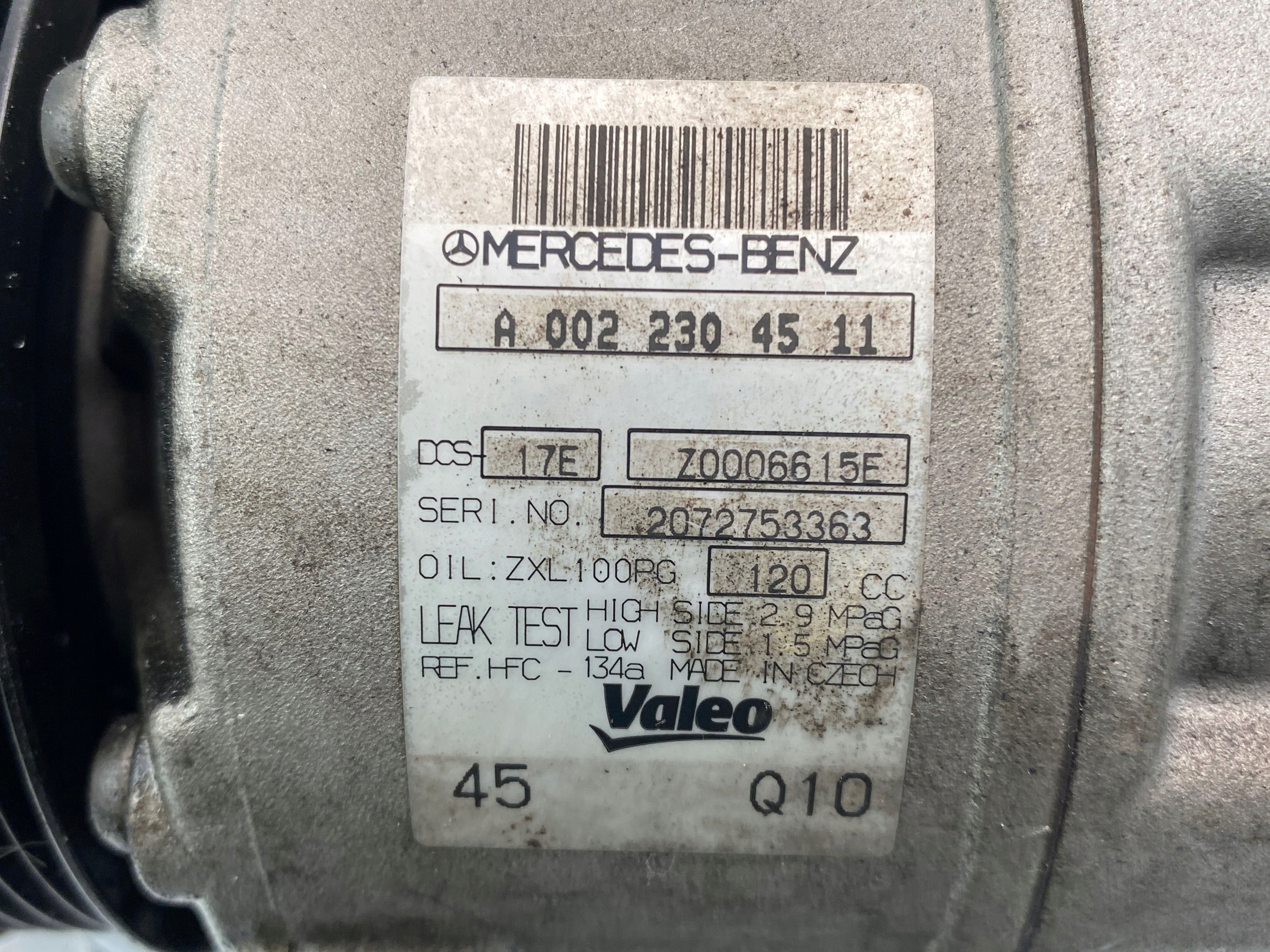 Mercedes C180 CGI W204 compressor; compressor of the air conditioning A0022304511