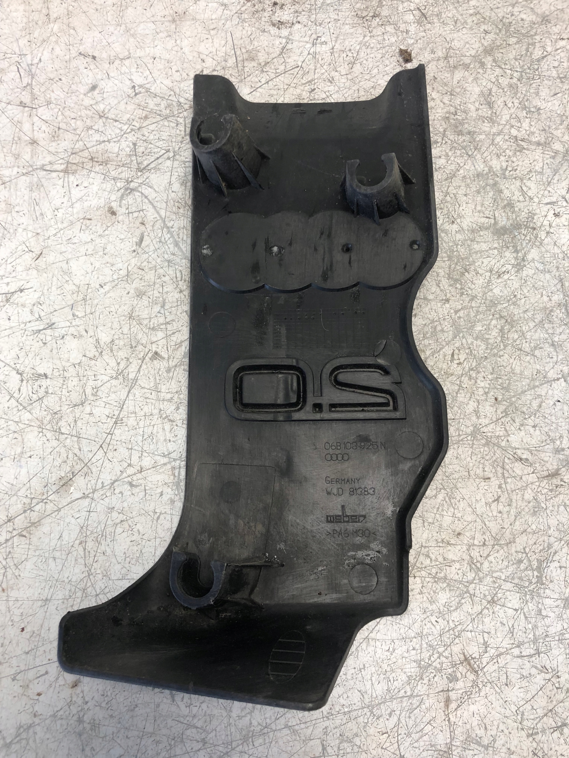 fedél motorfedél AUDI A4 B7 2.0 06B103925N