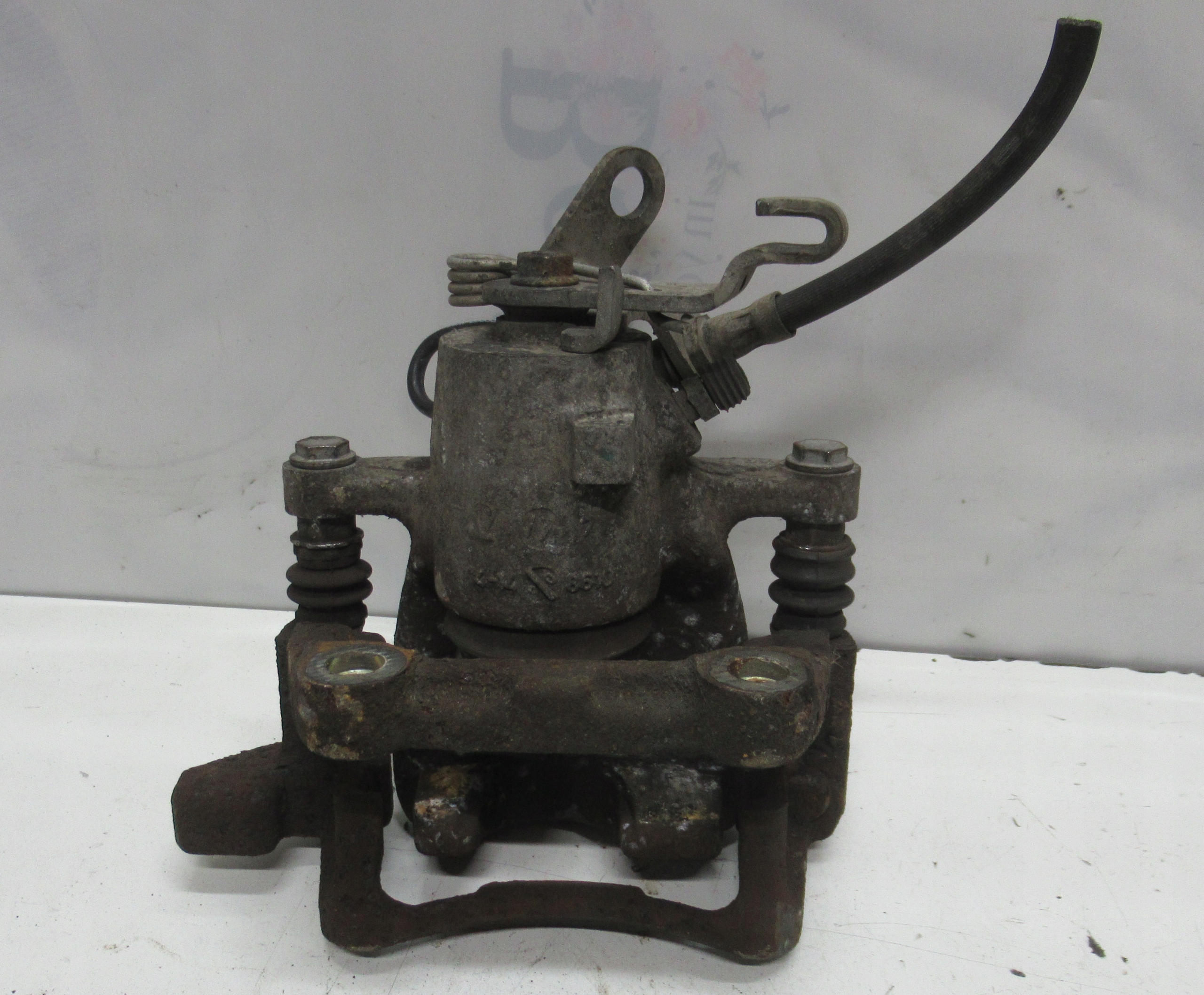 VW GOLF V A3 8P caliper brake right rear part TRW