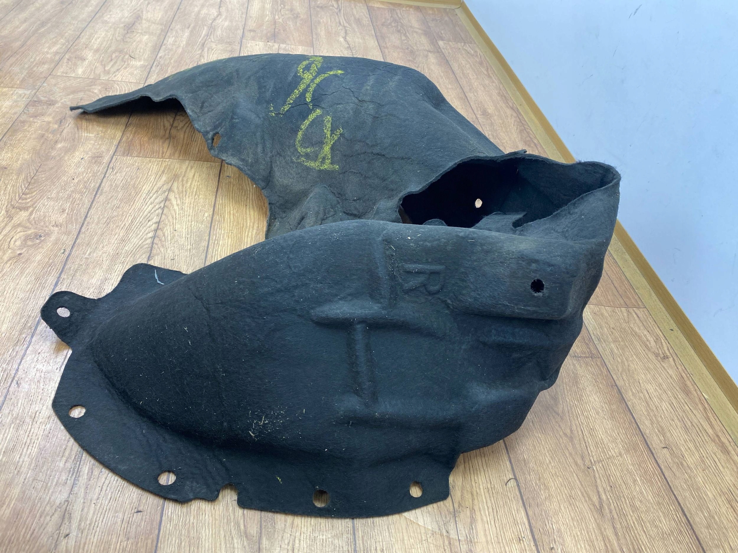 mudguard rear. right Ford Escape IV Kuga MK3 2020+