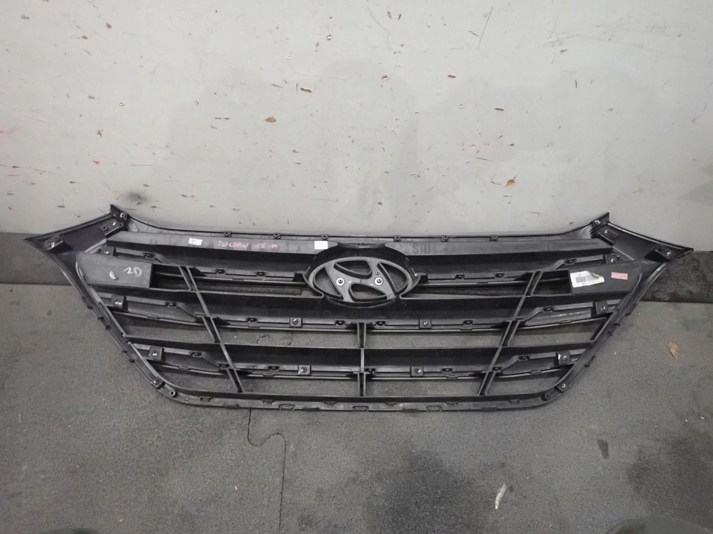 Grill HYUNDAI TUCSON III 2015- 86351-D7000