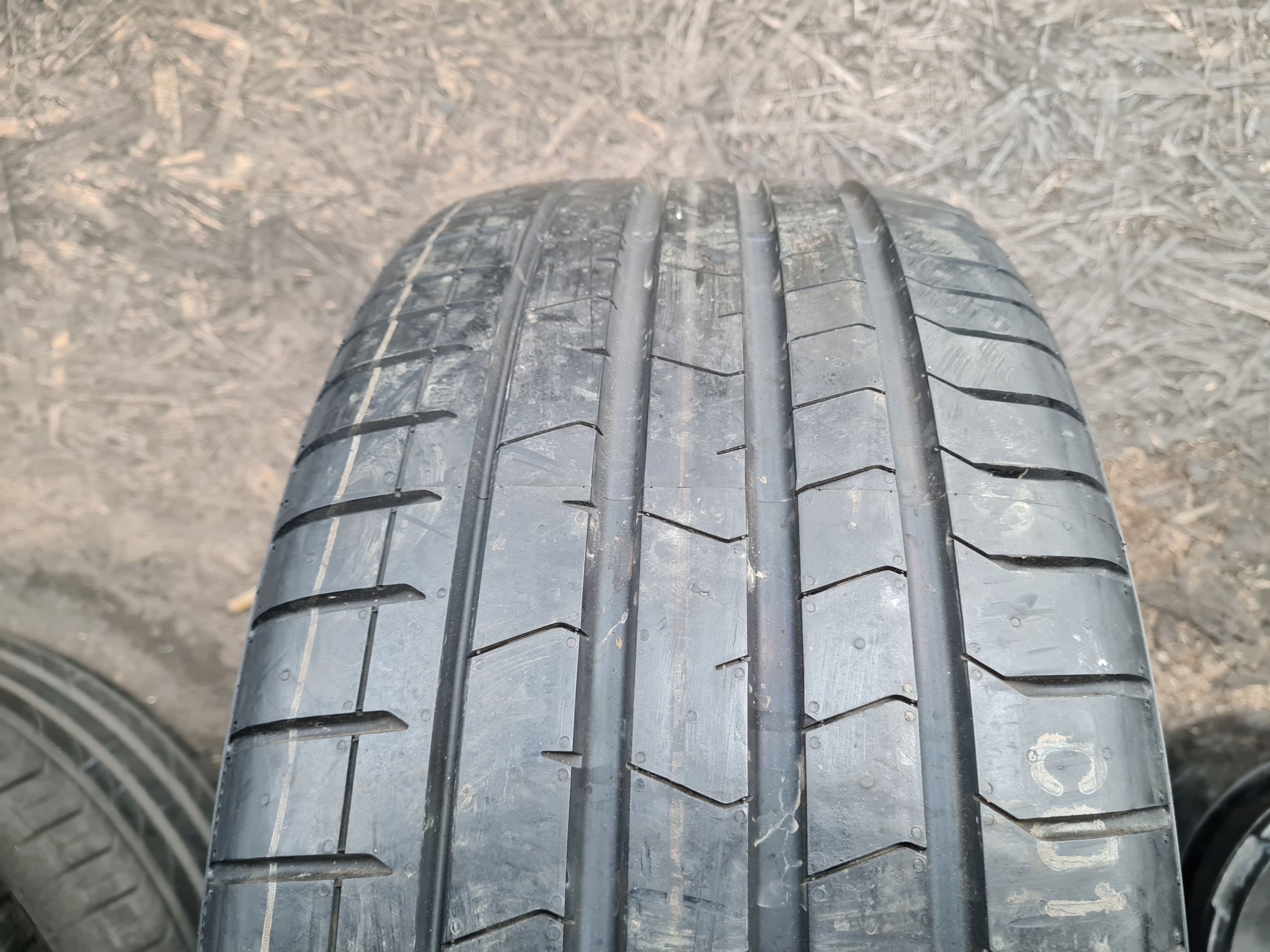 Pirelli P Zero PZ4 Rft 255/35R19 2025 Nová