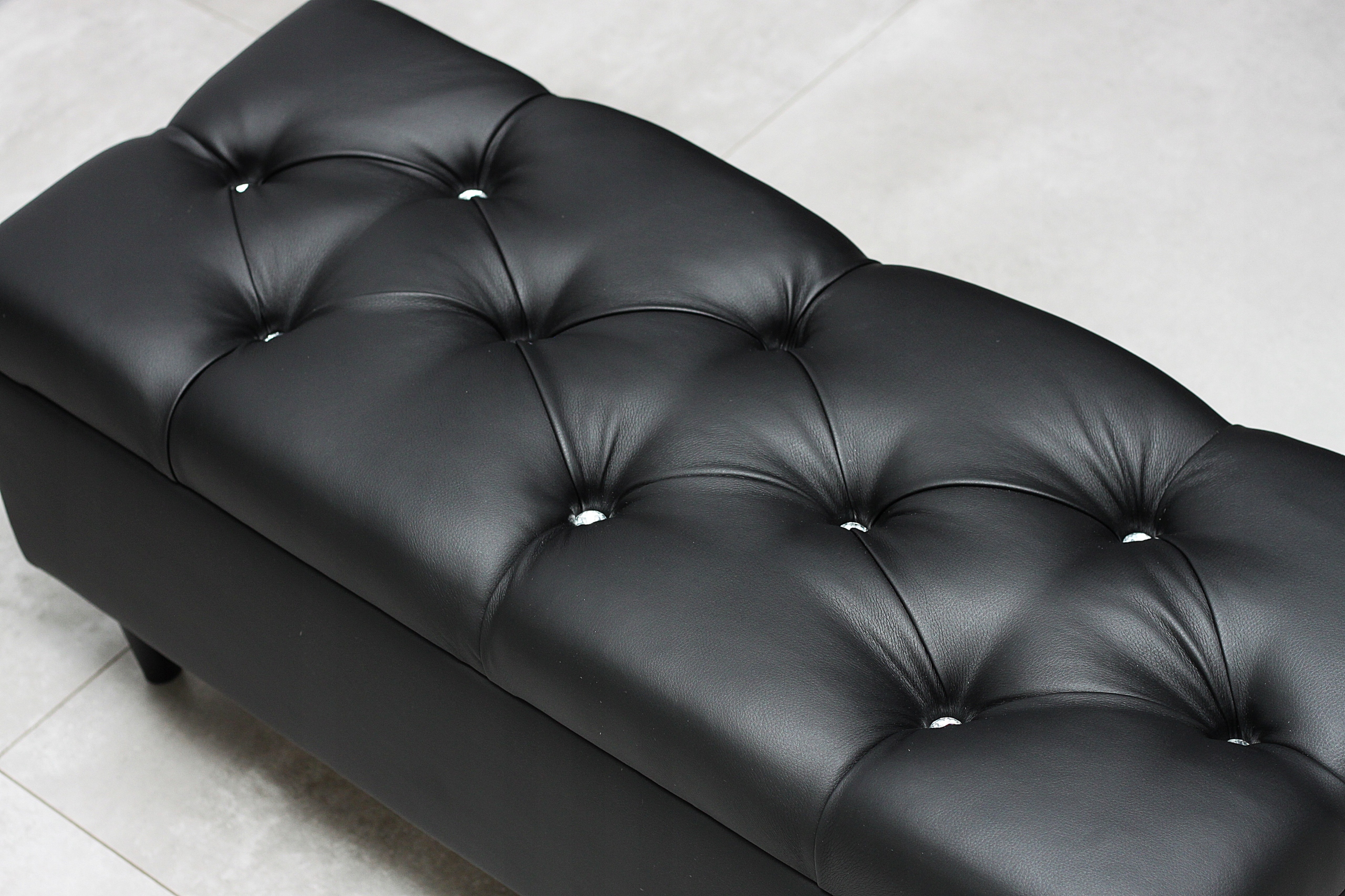 PUFA GLAMOUR podnóżek CHESTERFIELD 100 cm + kolory Kod producenta 999