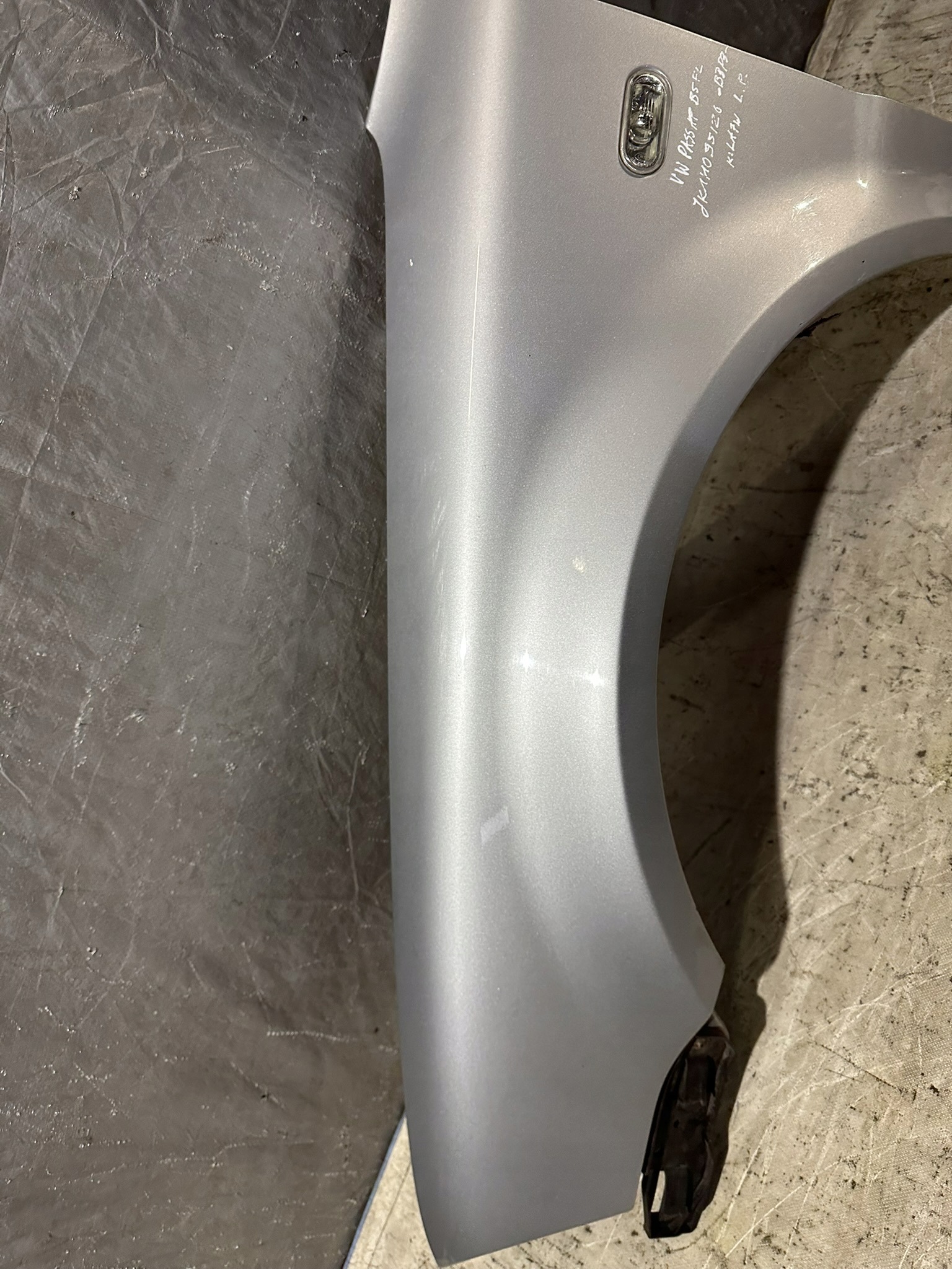 fender left front VOLKSWAGEN VW PASSAT B5 FL LA7W