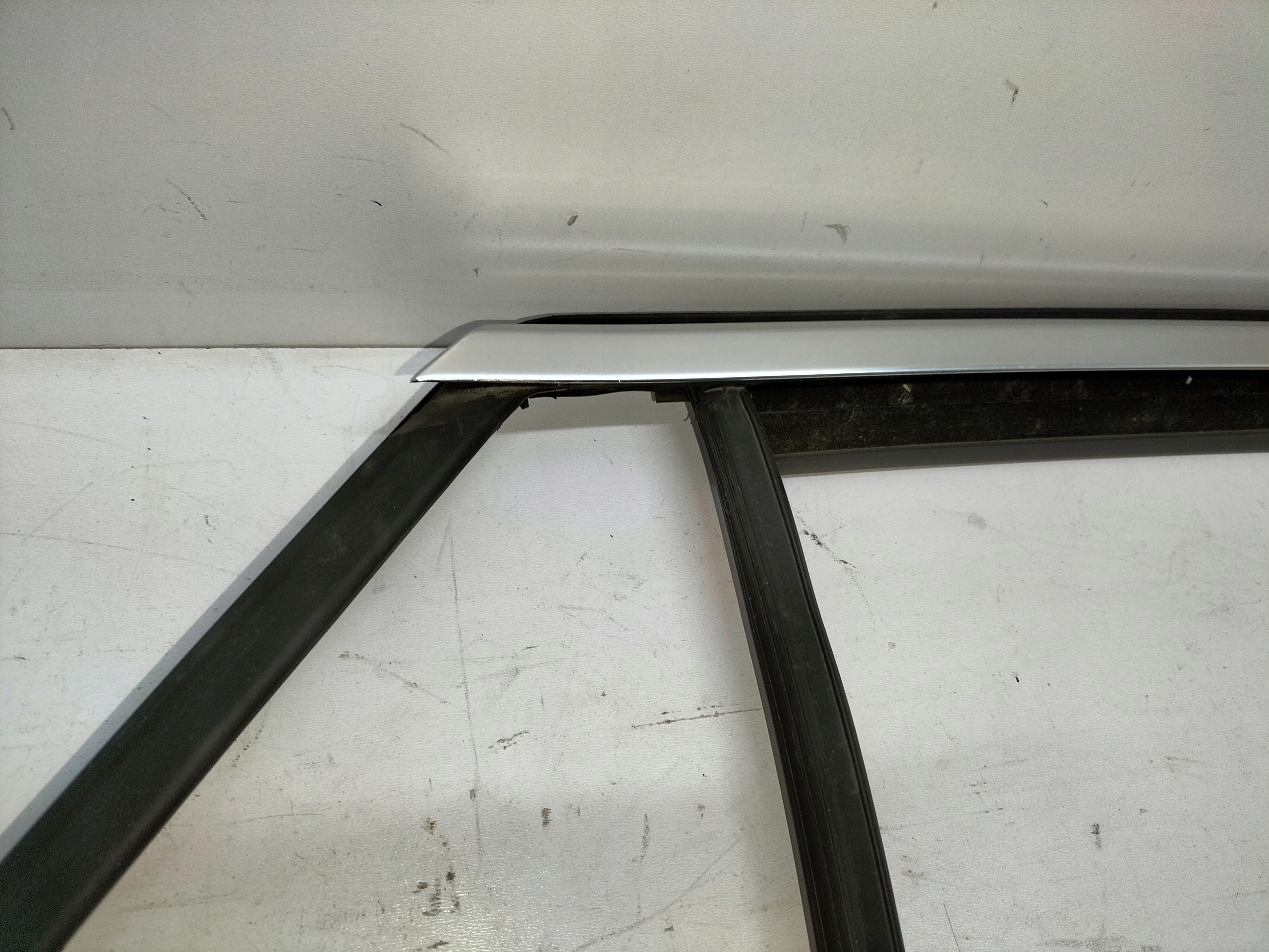 gasket windows door rear part right chrom VW T-ROC 2GA 17